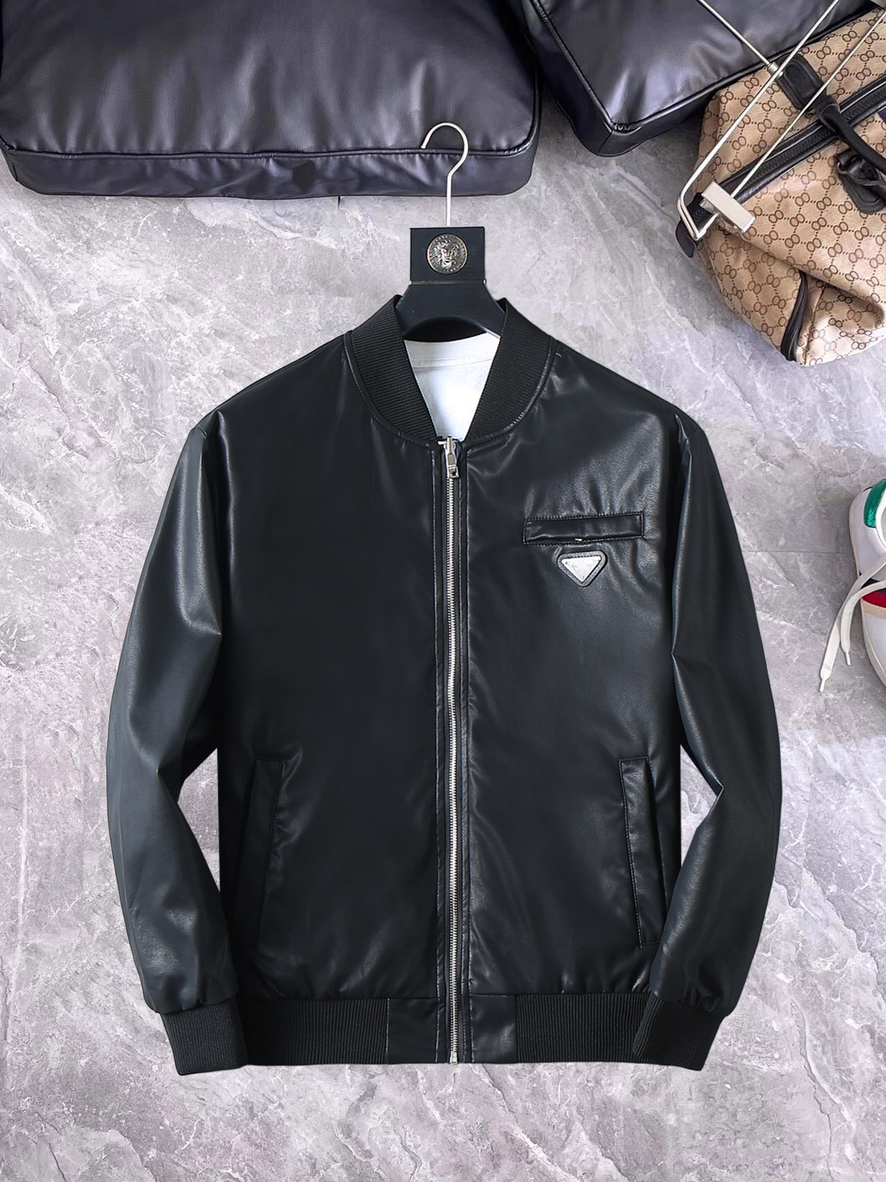 P380 Prada 2026 primavera y otoño popular contra nueva chaqueta de moda casual, estilo de diseño ultravanguardista, de …