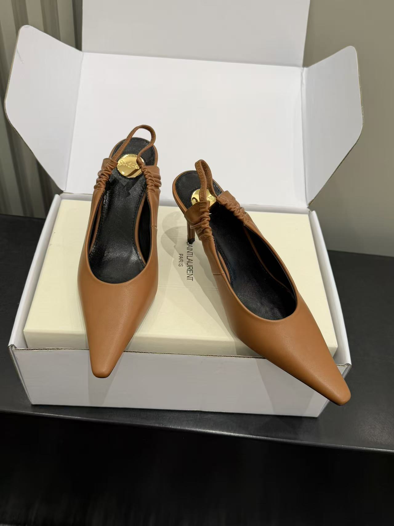 생로랑 YSL 스퀘어 토 오픈 백 샌들 상세 이미지 5