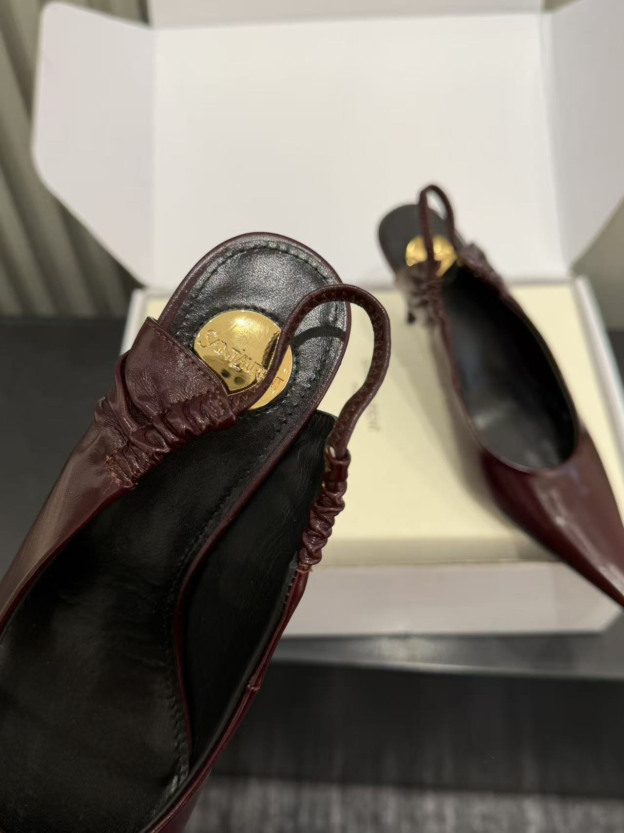 생로랑 YSL 스퀘어 토 오픈 백 샌들 상세 이미지 7