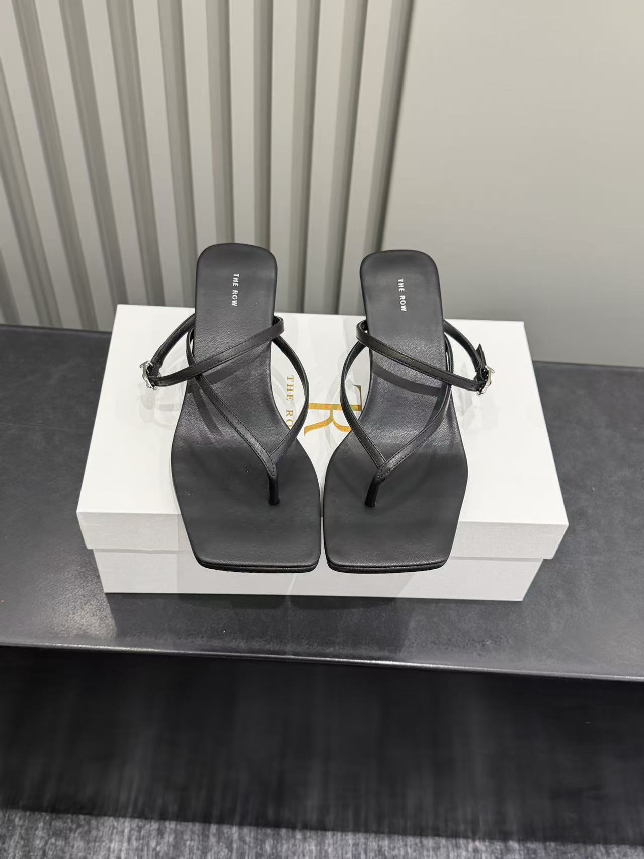 더로우 스퀘어 토 비치 샌들 95432 이미지 2
