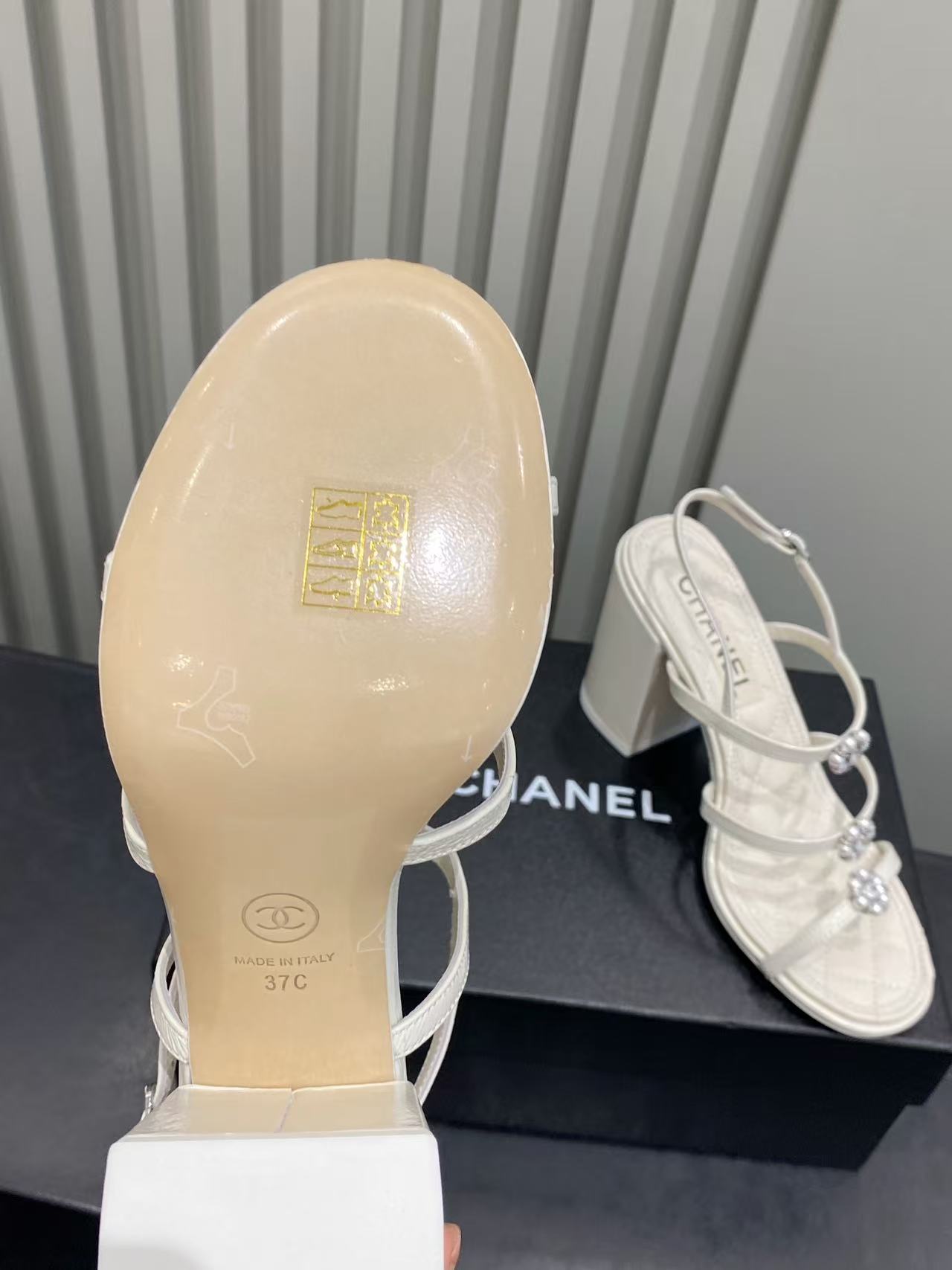 샤넬 펄 장식 카멜리아 버클 청키 힐 샌들 95433 이미지 9