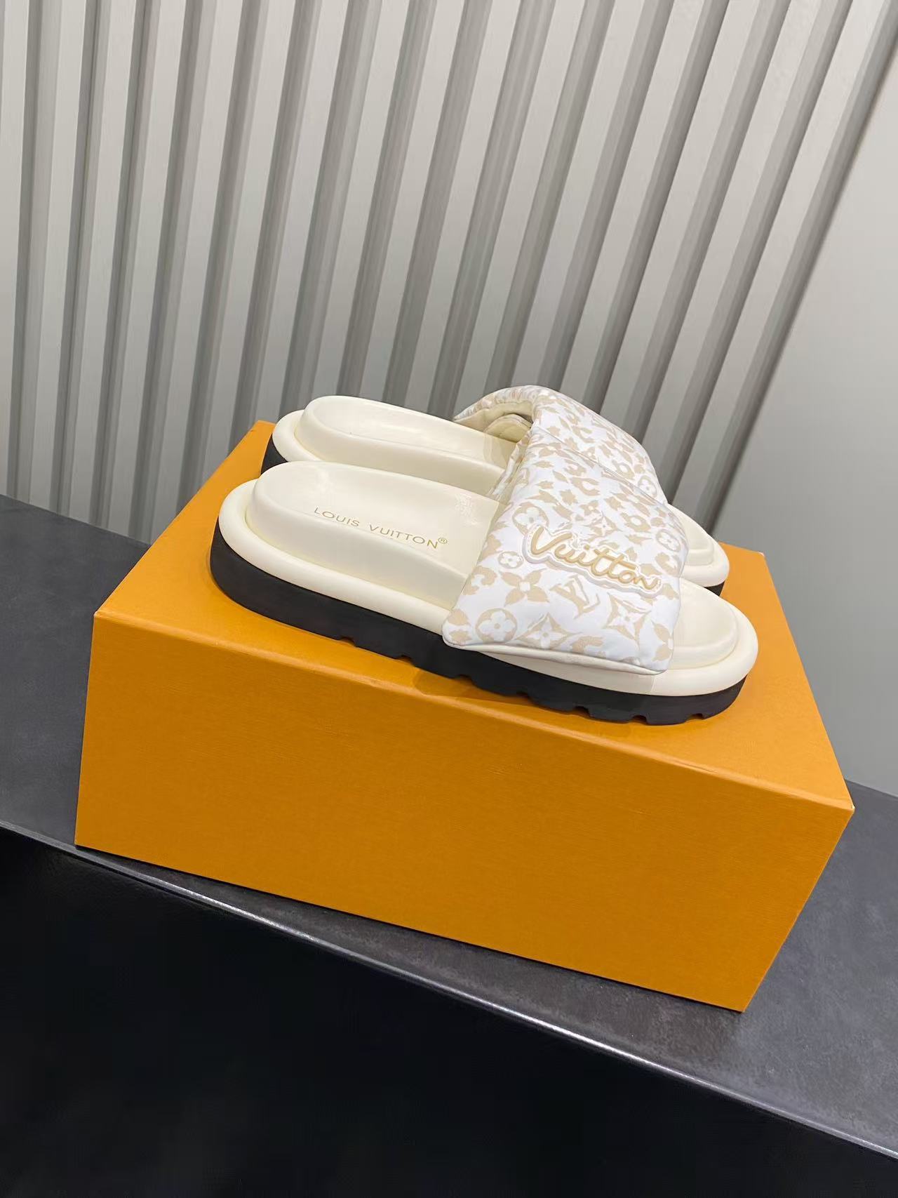 루이비통 신발 95719 Louis Vuitton Shoes