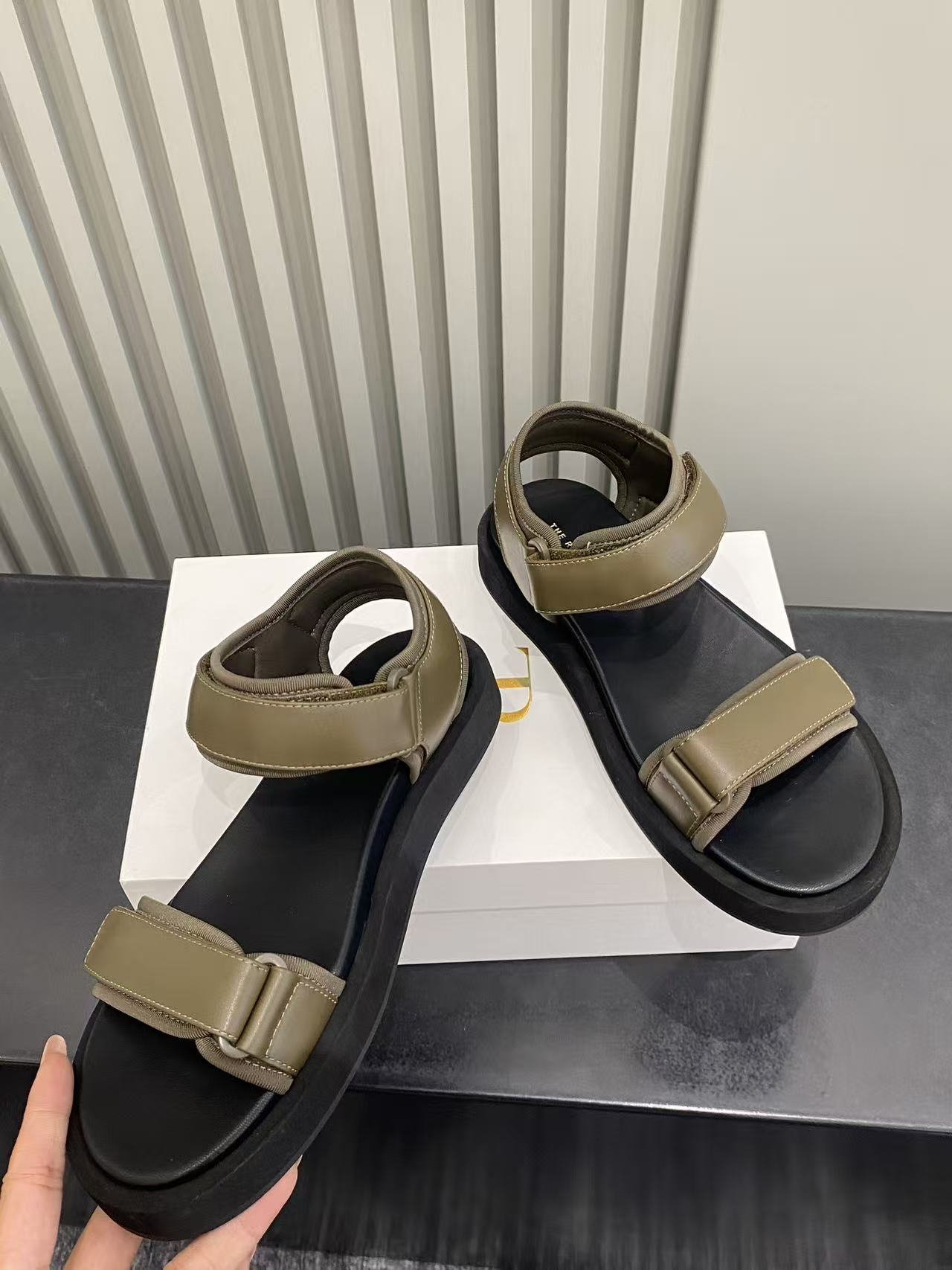 더로우 벨크로 샌달 113577 이미지 3
