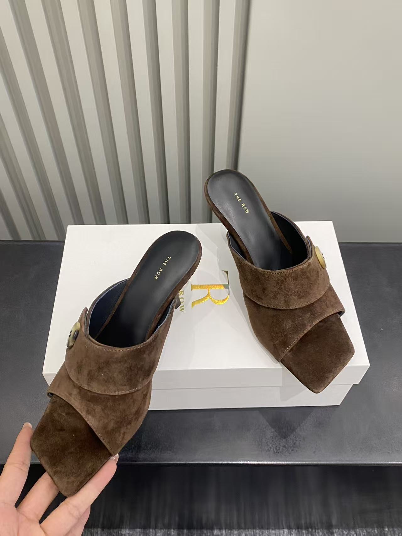 더로우 스퀘어토 슬리퍼 113570 이미지 3