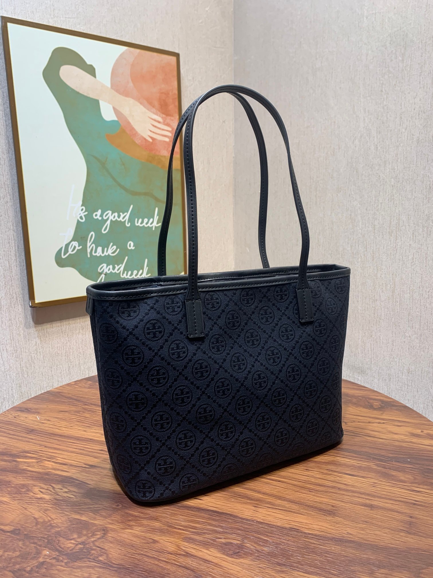 Tory Burch 编号1914（小号） TORY BURCH老花购物袋Monogram 图案