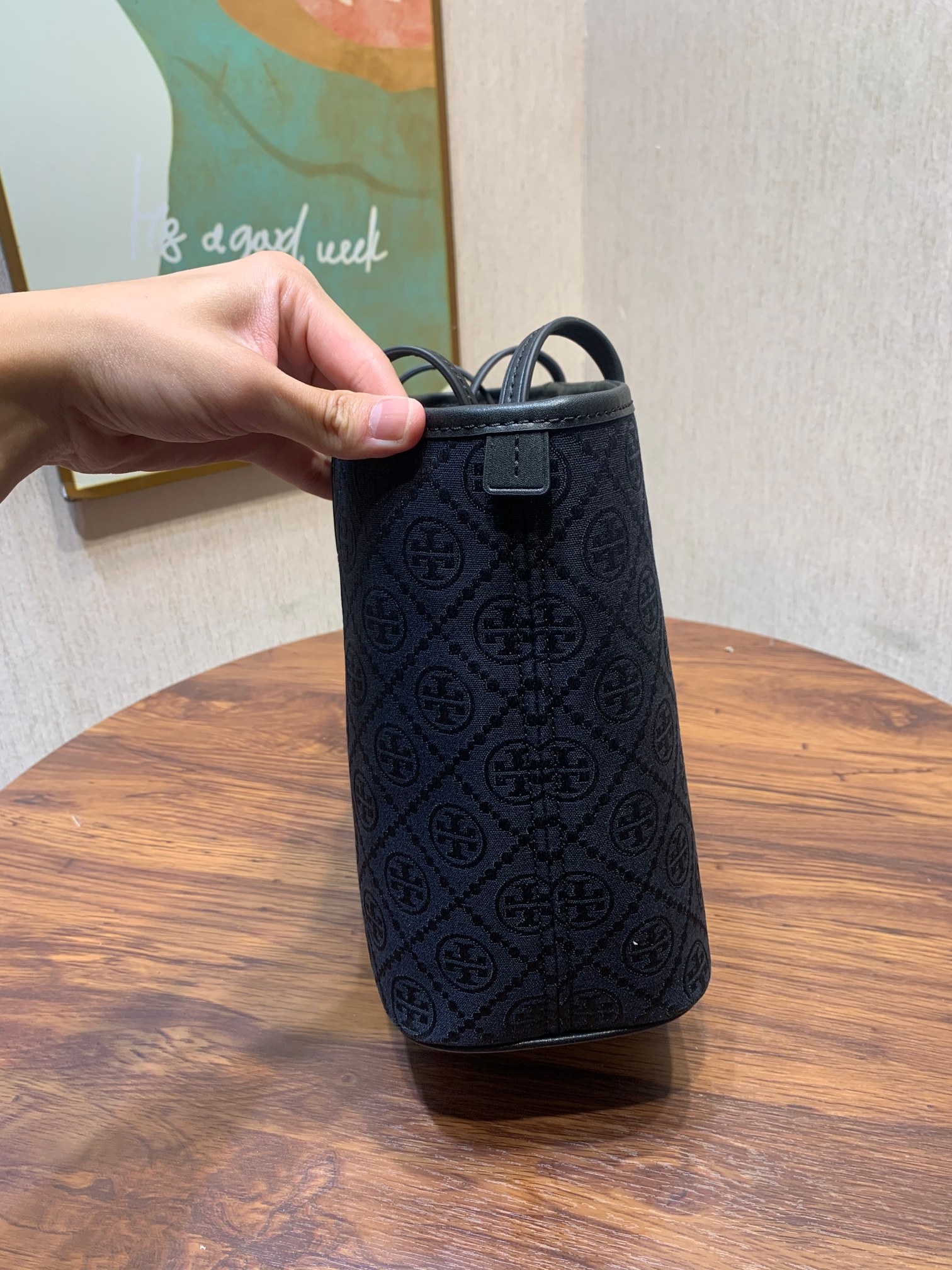 Tory Burch 编号1914（小号） TORY BURCH老花购物袋Monogram 图案