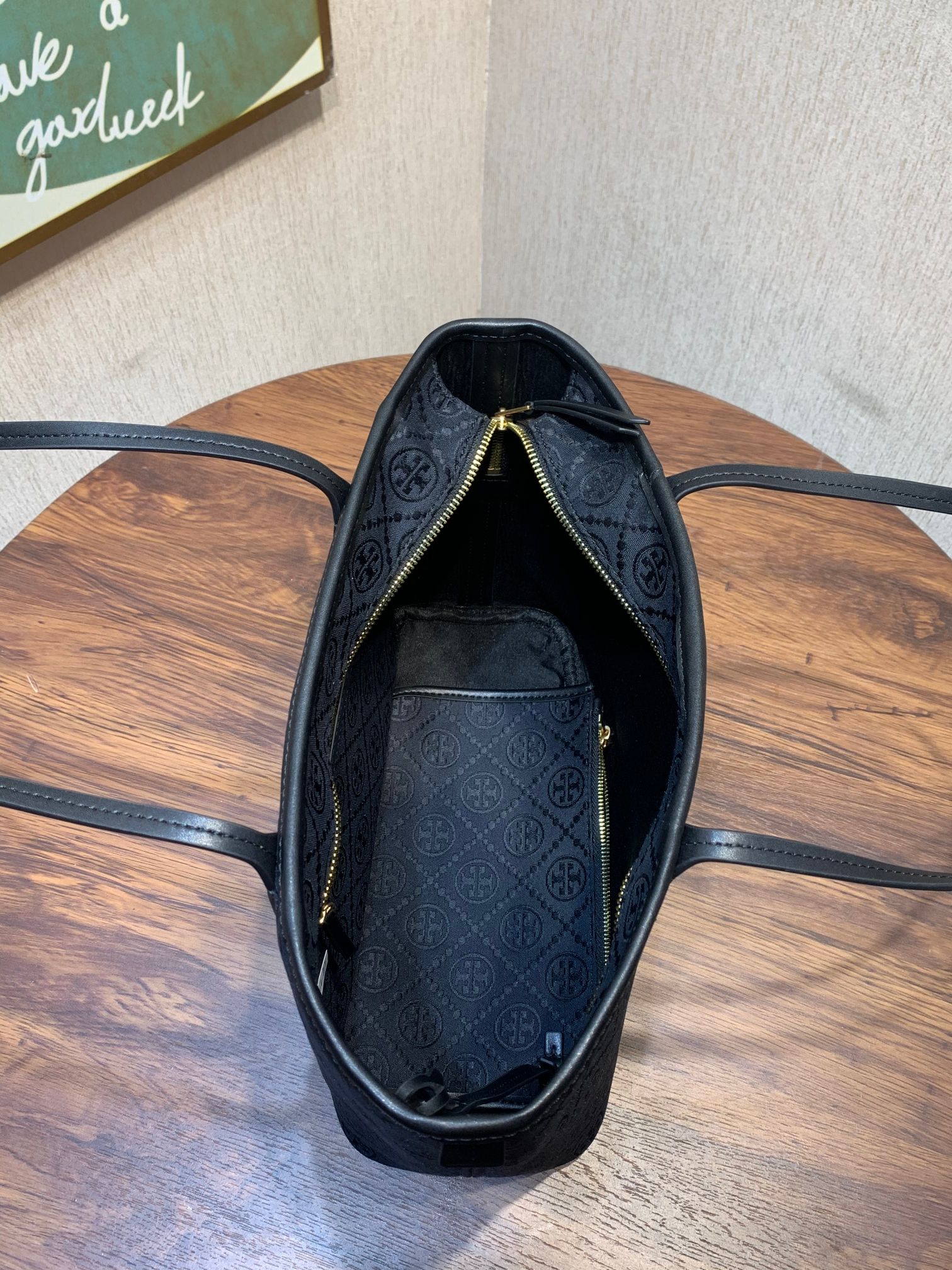 Tory Burch 编号1914（小号） TORY BURCH老花购物袋Monogram 图案