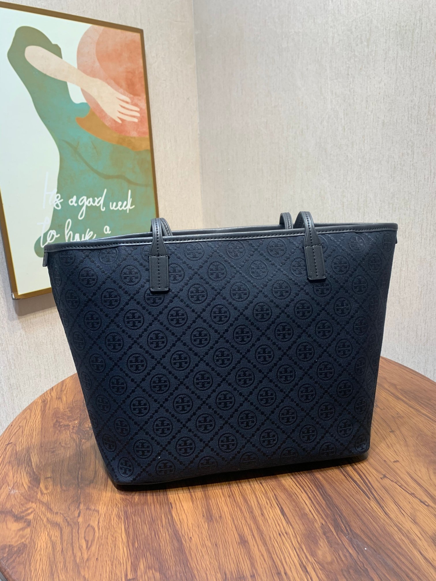 Tory Burch 编号1913（大号） TORY BURCH老花购物袋Monogram 图案