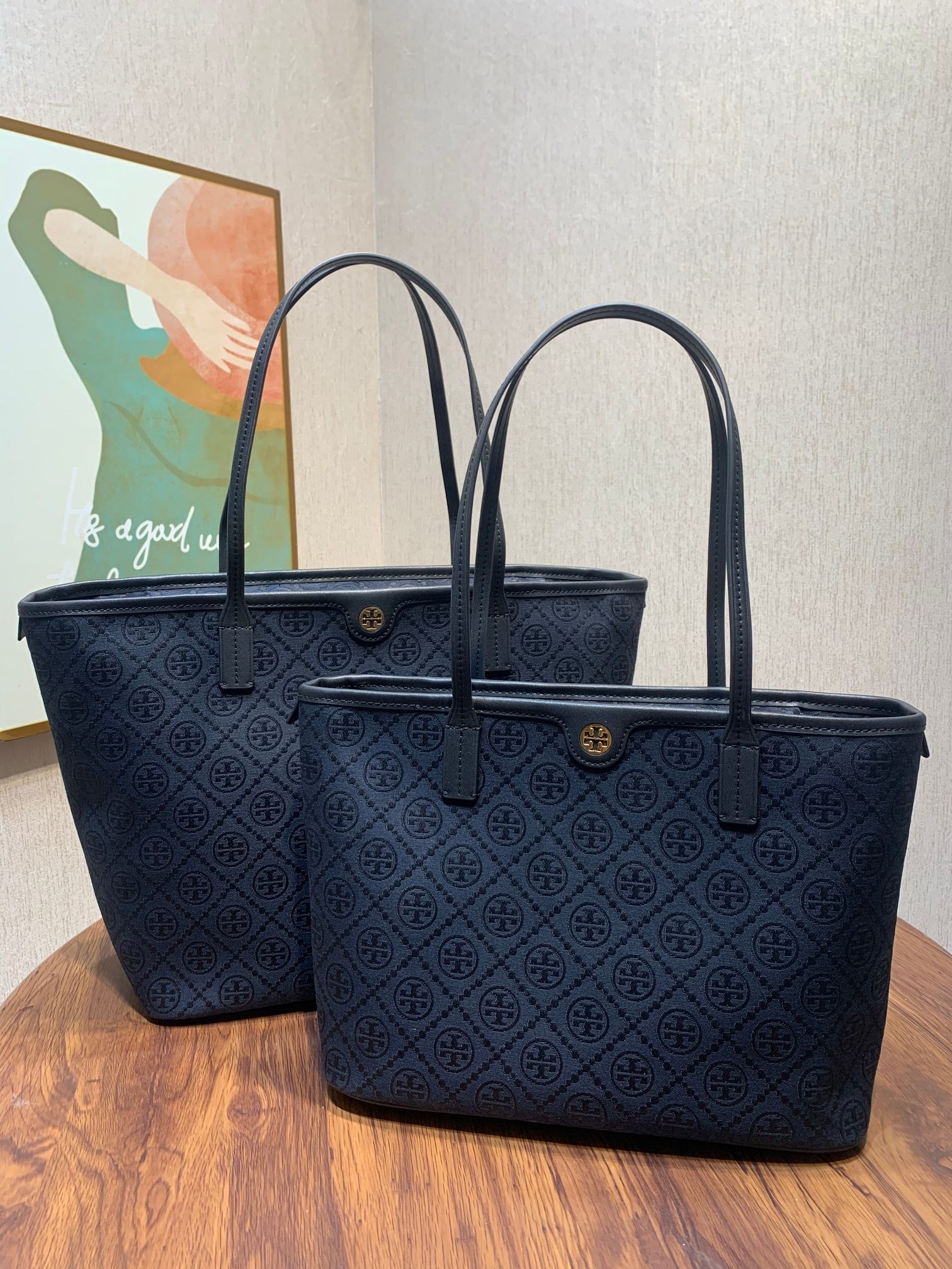 Tory Burch 编号1913（大号） TORY BURCH老花购物袋Monogram 图案