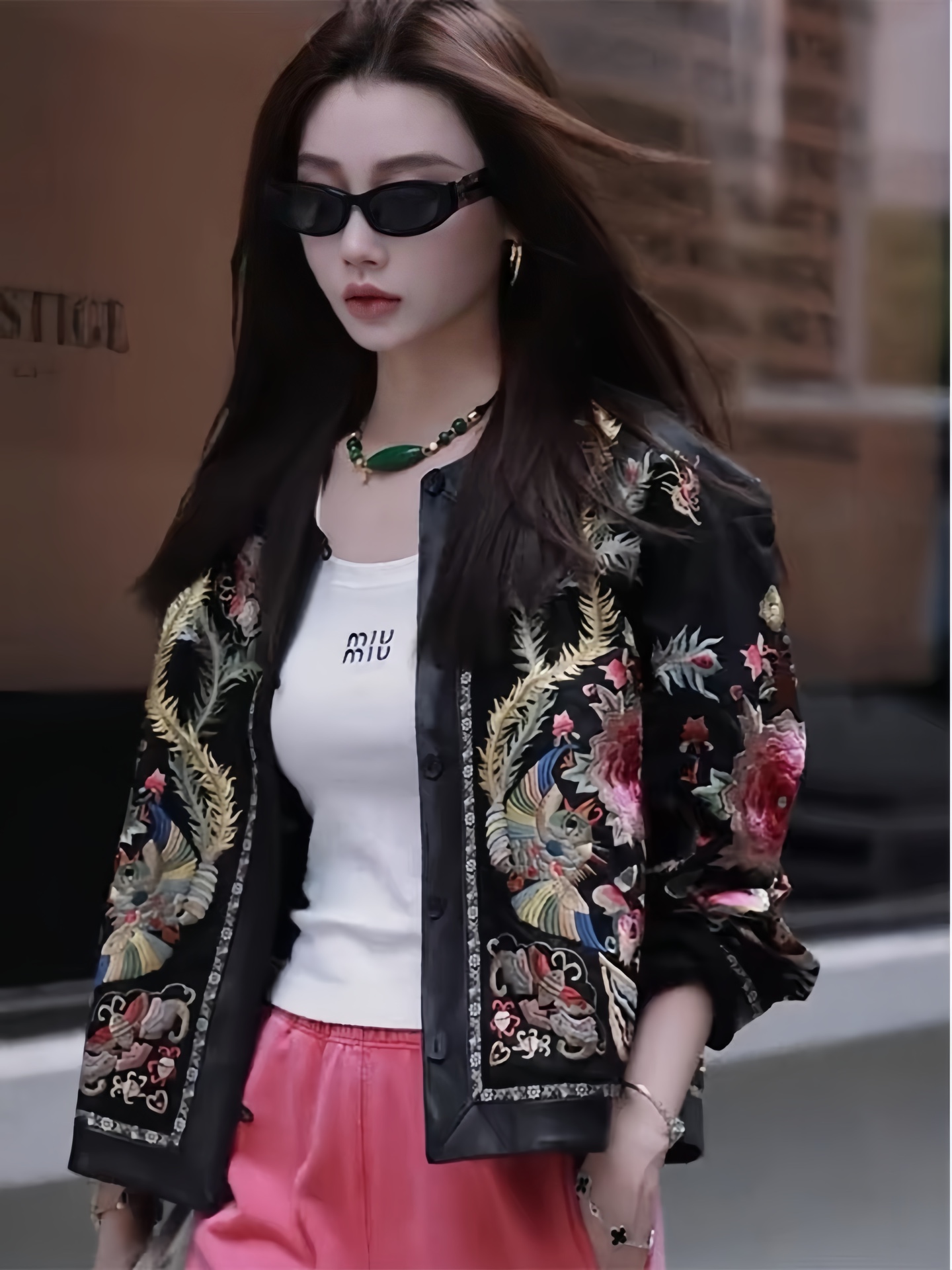 High-End Women’s Clothes with Invincible DG-Blow Push and Heavy Embroidery - 图片 2