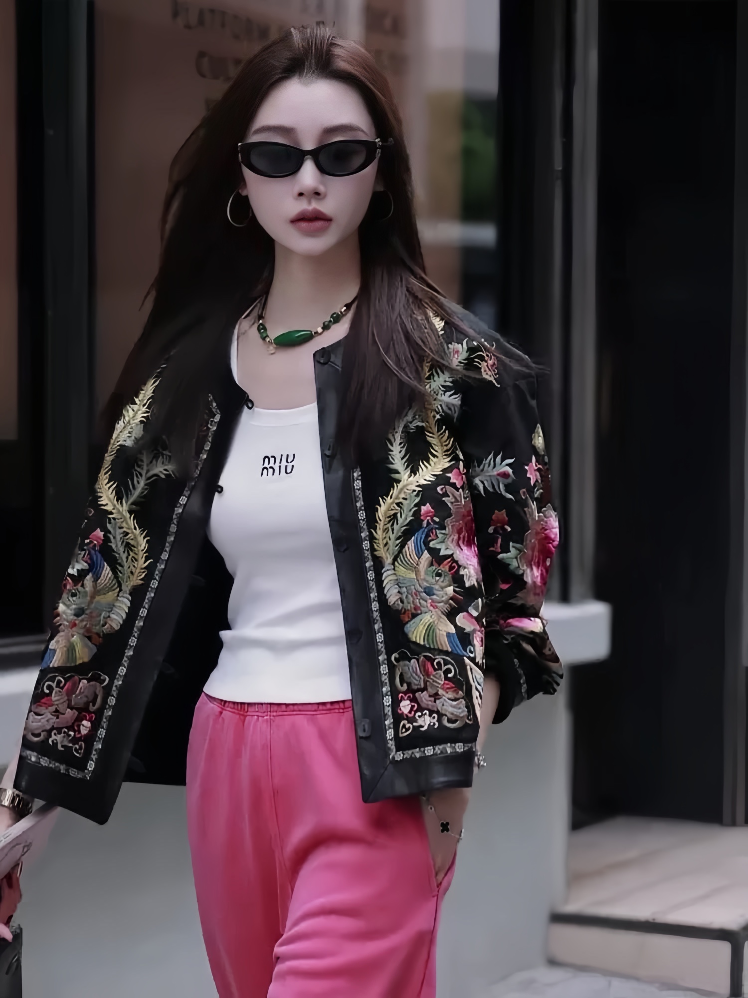 High-End Women’s Clothes with Invincible DG-Blow Push and Heavy Embroidery - 图片 3