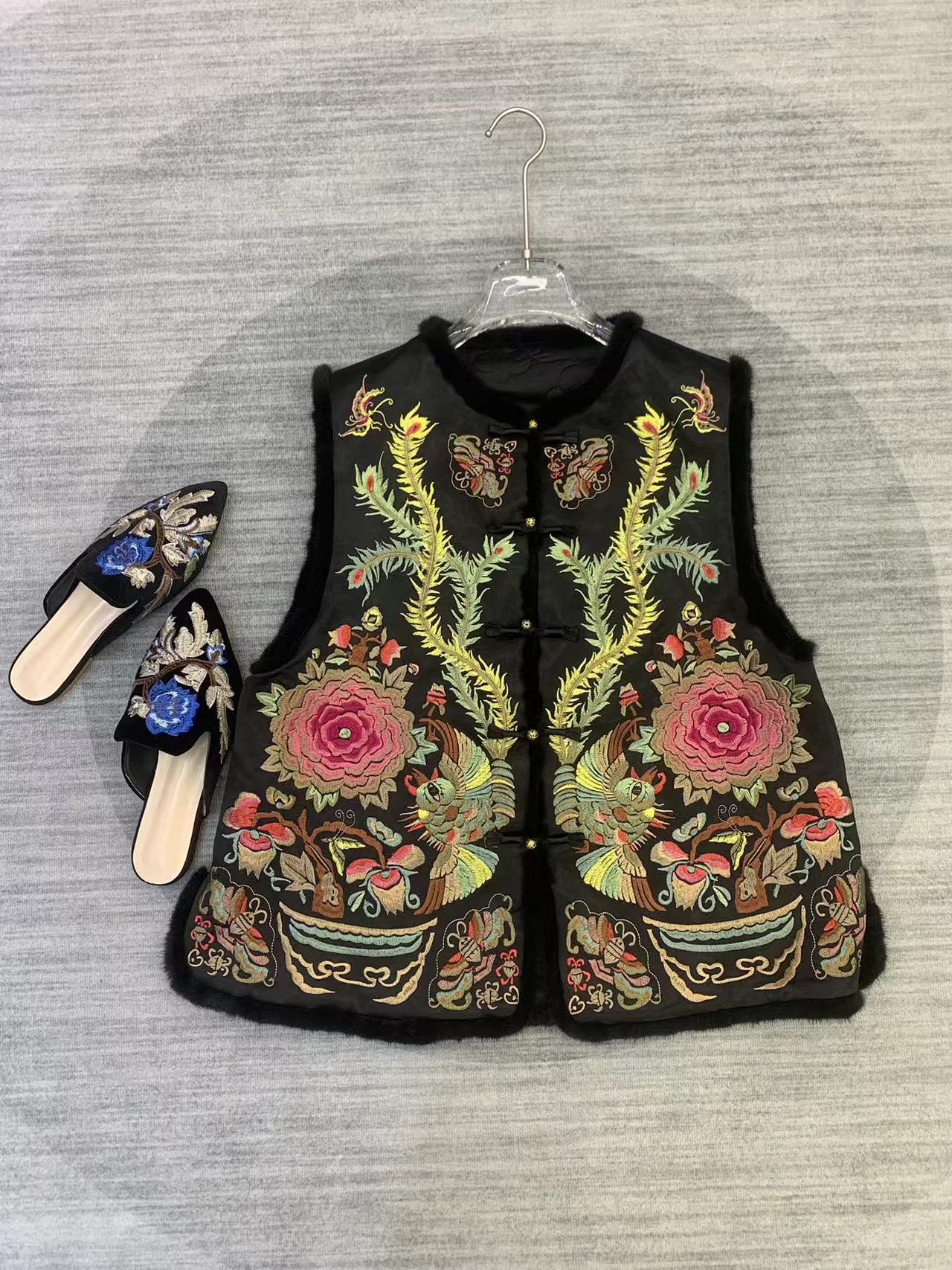 High-End Women’s Clothes with Embroidery and Dust Bag: DG-O-Invincible Collection - 图片 8