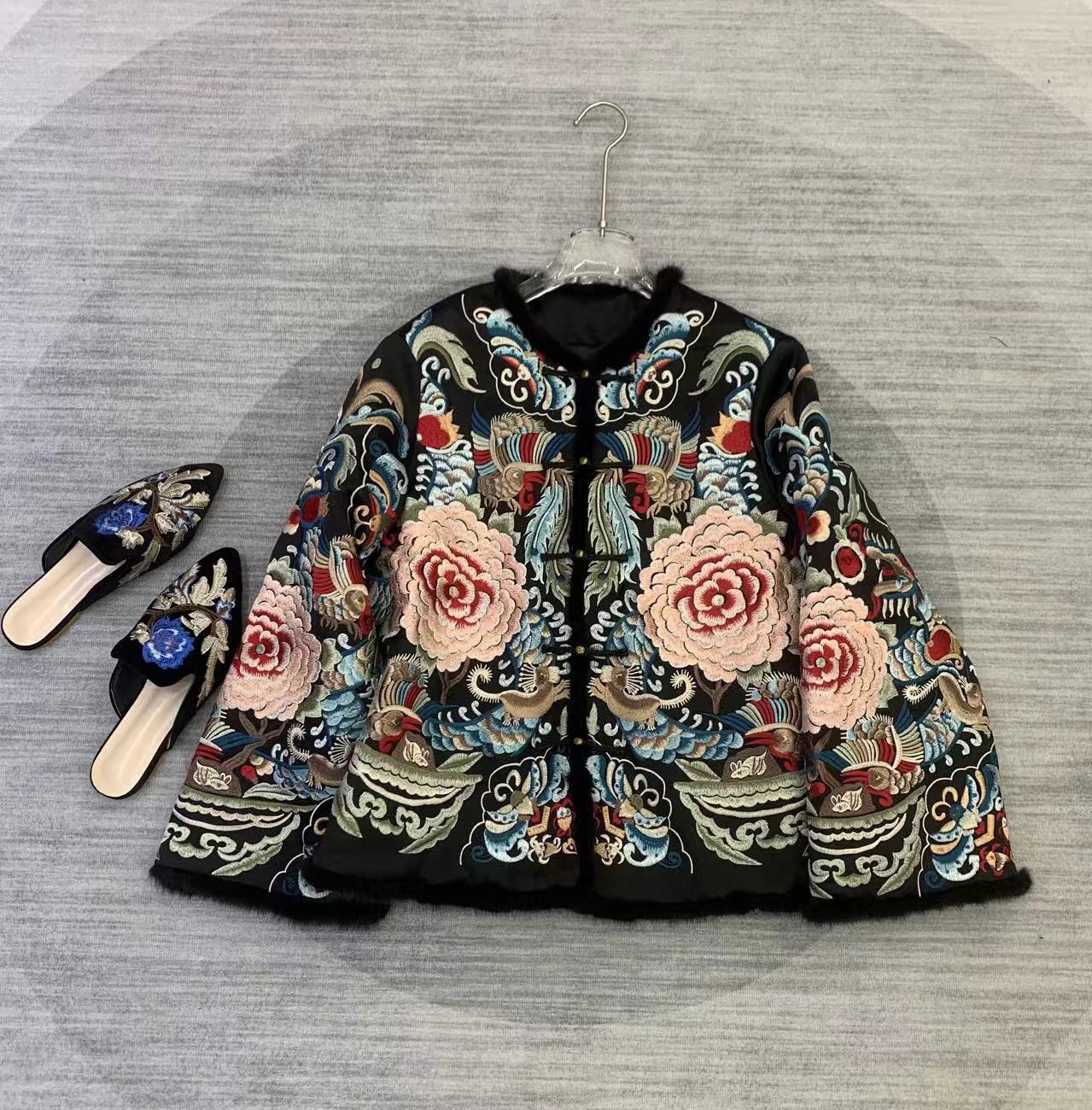 Luxurious Women’s Suit with Dust-Proof Bag, Embroidered Mink Coats, Customized Embroidery Sheets - 图片 6