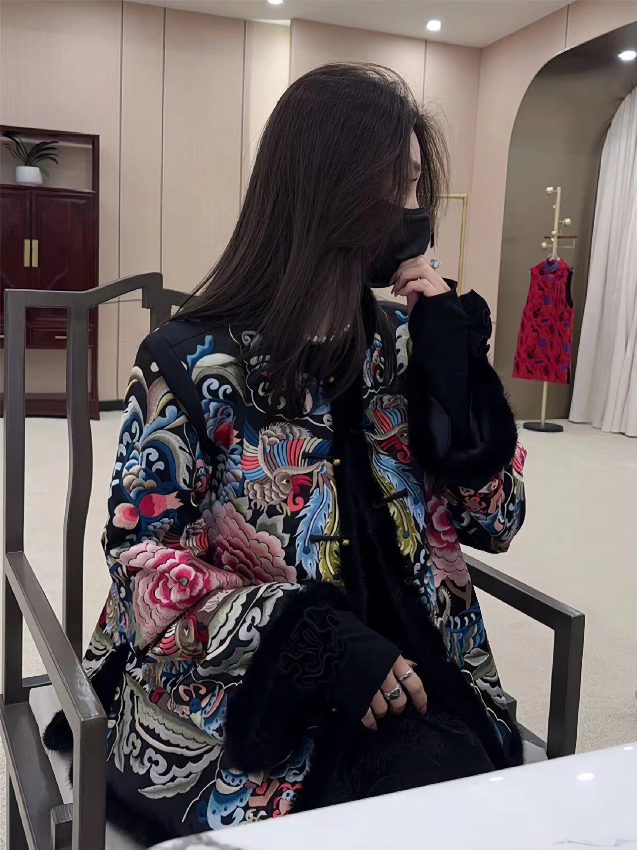 Luxurious Women’s Suit with Dust-Proof Bag, Embroidered Mink Coats, Customized Embroidery Sheets - 图片 2