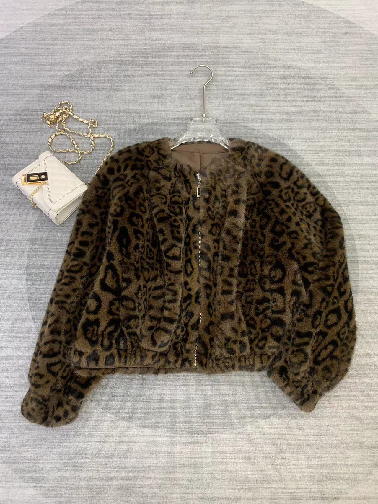 High-quality Women’s Suit with Leopard-Skin Ferret-Chain Fur Coat for Glamorous Style - 图片 8