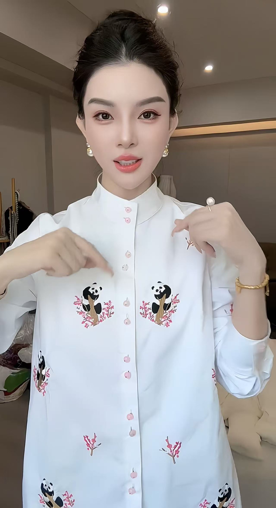 High-End Vanshi Women’s Clothing: Heavy-Colored Panda Shirts in Retro Style. - 图片 5