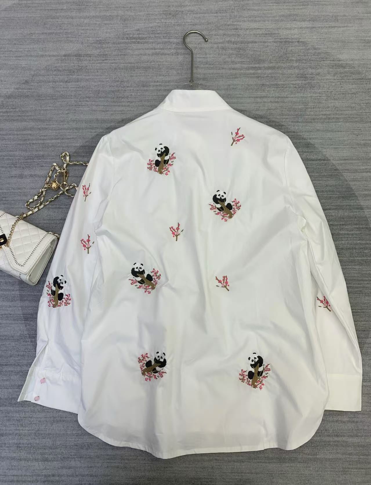 High-End Vanshi Women’s Clothing: Heavy-Colored Panda Shirts in Retro Style. - 图片 9