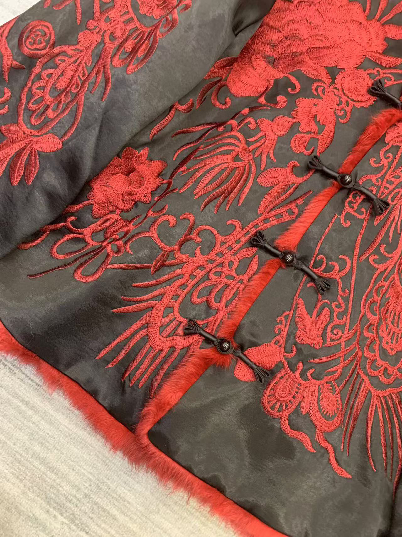 High-End Quality Women’s Suit with Dustproof CDs for Instant Delivery - 图片 9
