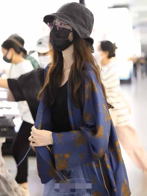 Elegant Silk Blend Kimono Jacket - Retro Style Inspired by Yang Mi 1 Elegant Silk Blend Kimono Jacket - Retro Style Inspired by Yang Mi
