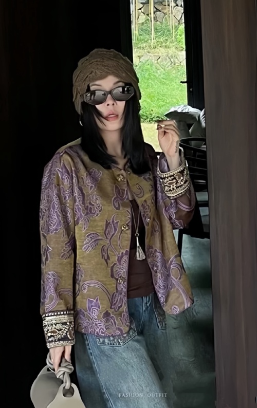 Vintage Floral Jacquard Jacket, Elegant Embroidered Trim, Button-Down Closure 1 Vintage Floral Jacquard Jacket, Elegant Embroidered Trim, Button-Down Closure