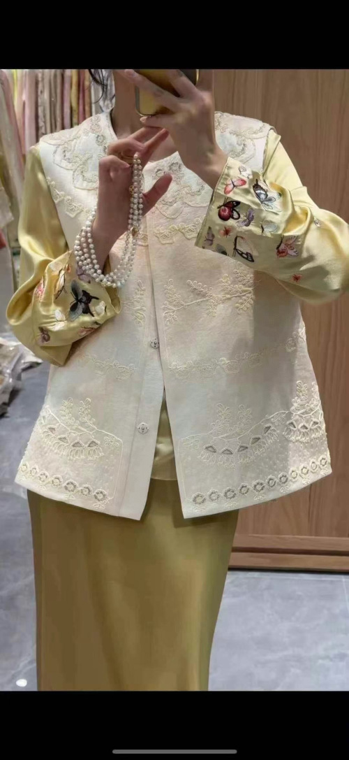 Elegant Embroidered Chinese Vest, Floral Motif, Mandarin Collar,S-XL 1 Elegant Embroidered Chinese Vest, Floral Motif, Mandarin Collar,S-XL