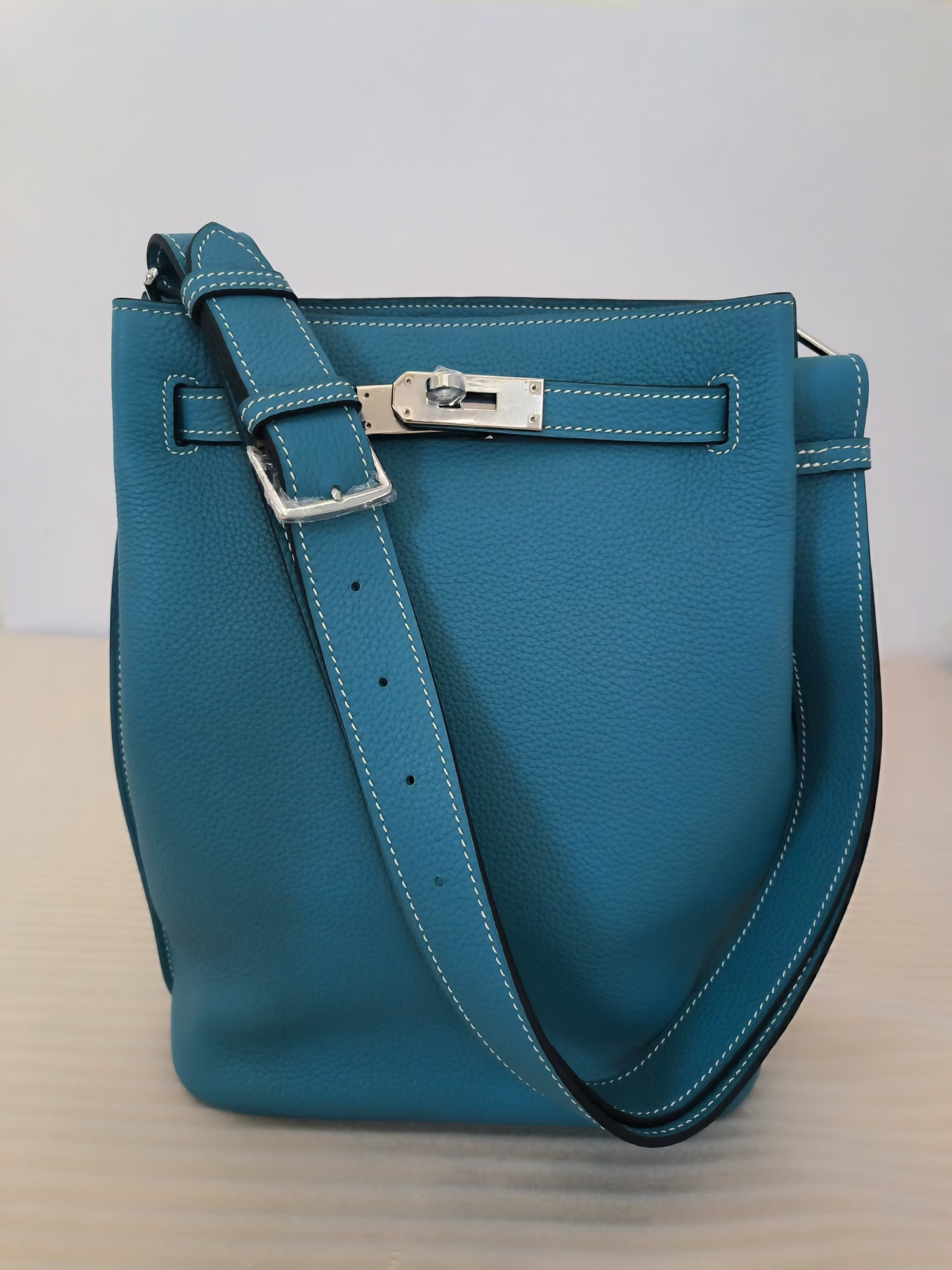 NO:713947,SoKelly22x30.5x11cm original togo leather shoulder crossbody bag shoulder strap adjustable length, wax line production medium blue, Hermes, hermes, satchels, crossbody bags, Hermes,19860909SoKelly22x30.5x11cm 原版togo皮 肩背斜挎包肩带可调节长短,蜡线制作中蓝色,爱马仕,hermes,satchels,crossbody bags,Hermes,,Bag