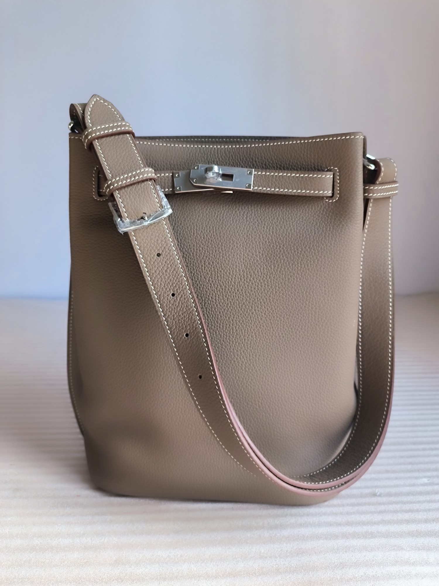 NO:713952,SoKelly22x30.5x11cm original togo leather shoulder crossbody bag shoulder strap adjustable length, wax line made of elephant gray, Hermes, hermes, satchels, crossbody bags, Hermes,19860909SoKelly22x30.5x11cm 原版togo皮 肩背斜挎包肩带可调节长短,蜡线制作大象灰,爱马仕,hermes,satchels,crossbody bags,Hermes,,Bag