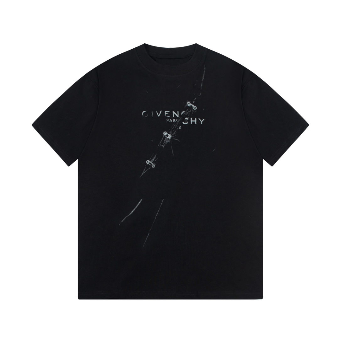 [Givench.y] Camiseta con estampado de desalineación visual de cuatro letras de Givenchy. Es un artículo popular todos l…