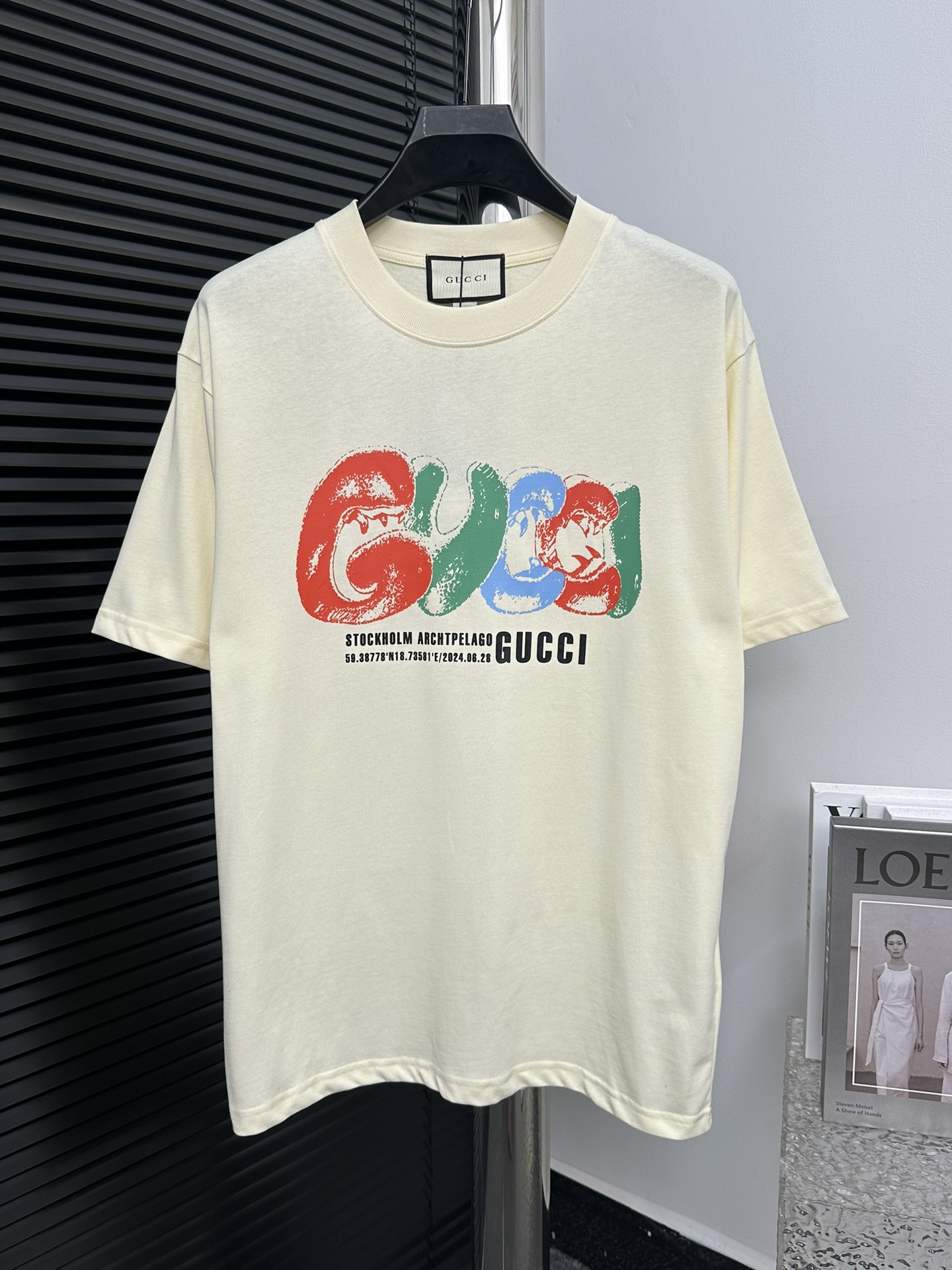 【GUCCI】Camiseta de manga corta con logo de letras y estampado digital de la colección 24SS de Gucci, tela original, mis…