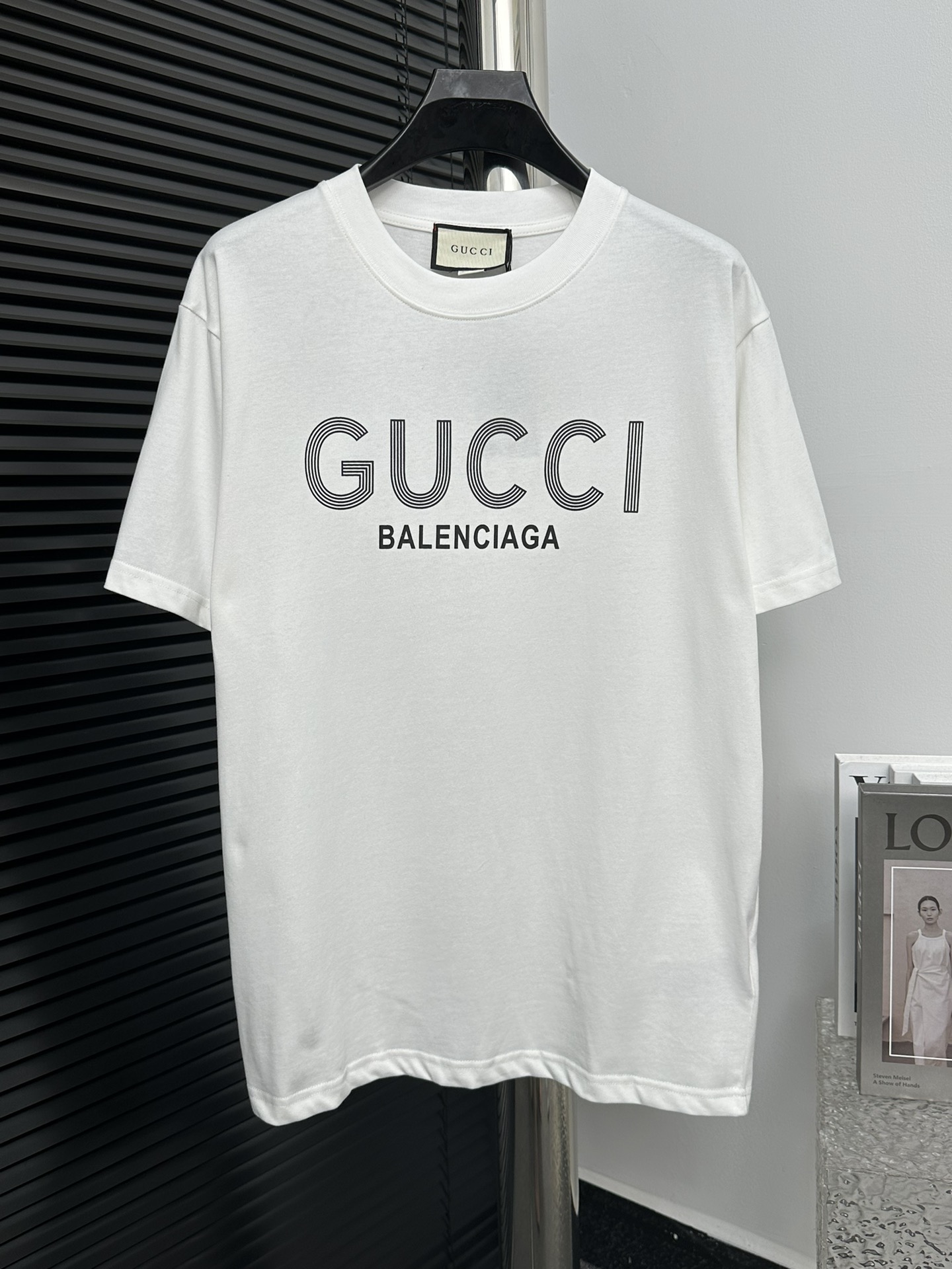【Gucci】Camiseta de manga corta con logo impreso de la colaboración de París de Gucci, inspirada en la tela vintage orig…