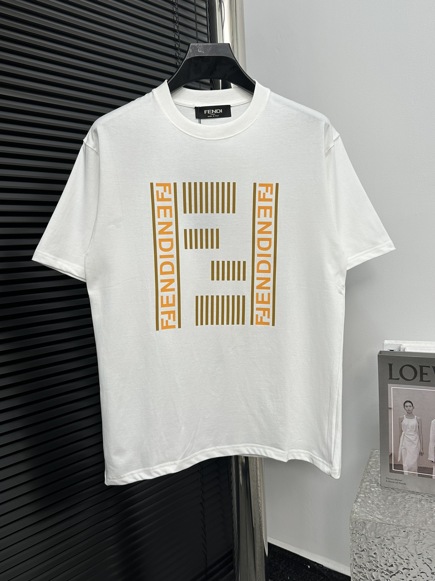 【FENDI】芬迪 2024 nuevo logo de letras camiseta de manga corta, 260 gramos doble arena, tacto muy cómodo, modern…