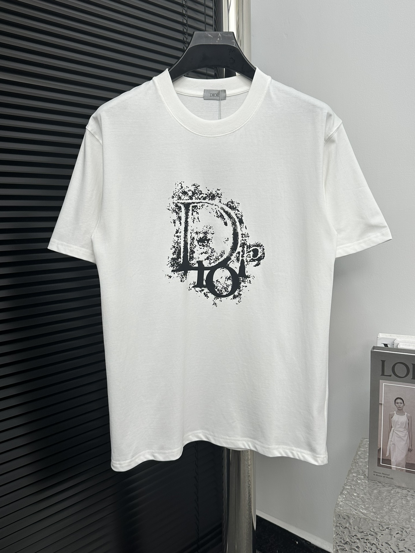 [DIOR] Camiseta de manga corta con estampado del logotipo Dior 24SS Patrón estampado con el logotipo de la marca súper …