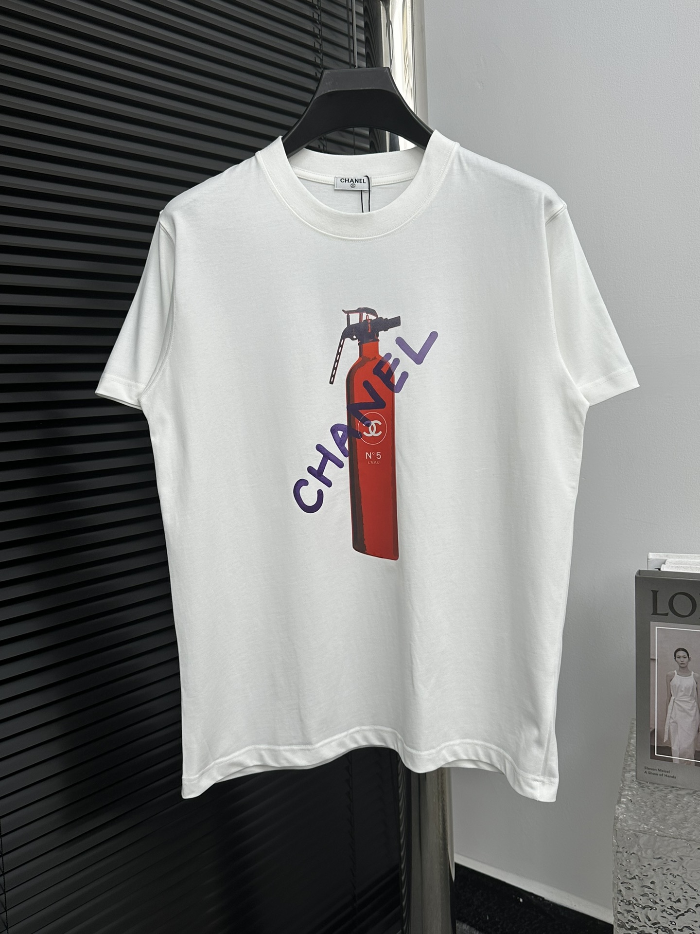 Nueva camiseta de manga corta CHANEL 24SS con estampado digital, técnica de estampado de malla plana de alta …