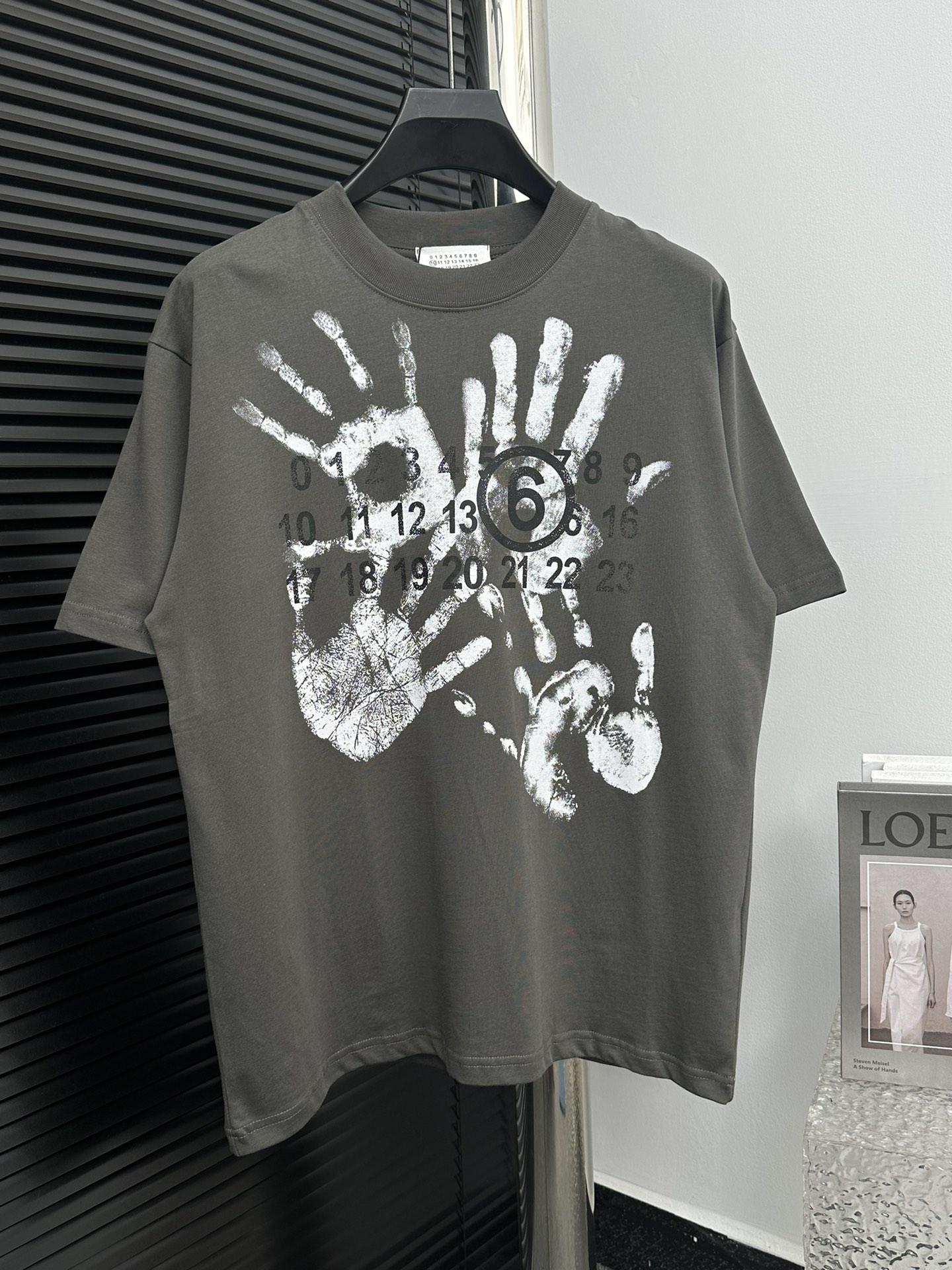 【mm6】Margiela 24ss Camiseta de manga corta con estampado nuevo Tejido de algodón puro, peso de 270g después d…