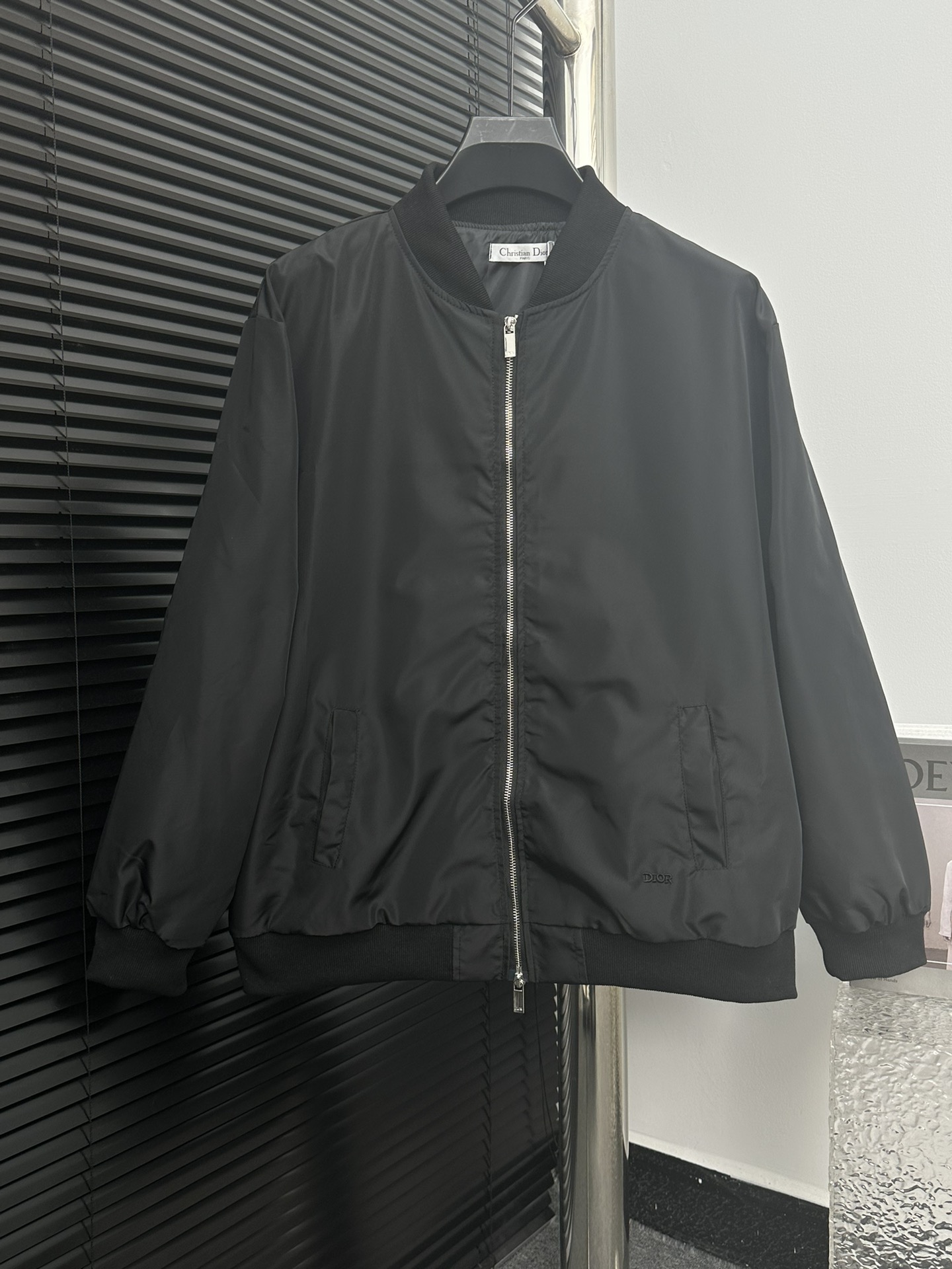 [DIor] CD22FW Chaqueta de béisbol piloto con cremallera bordada con letras y logotipo, canalé de punto de doble capa he…