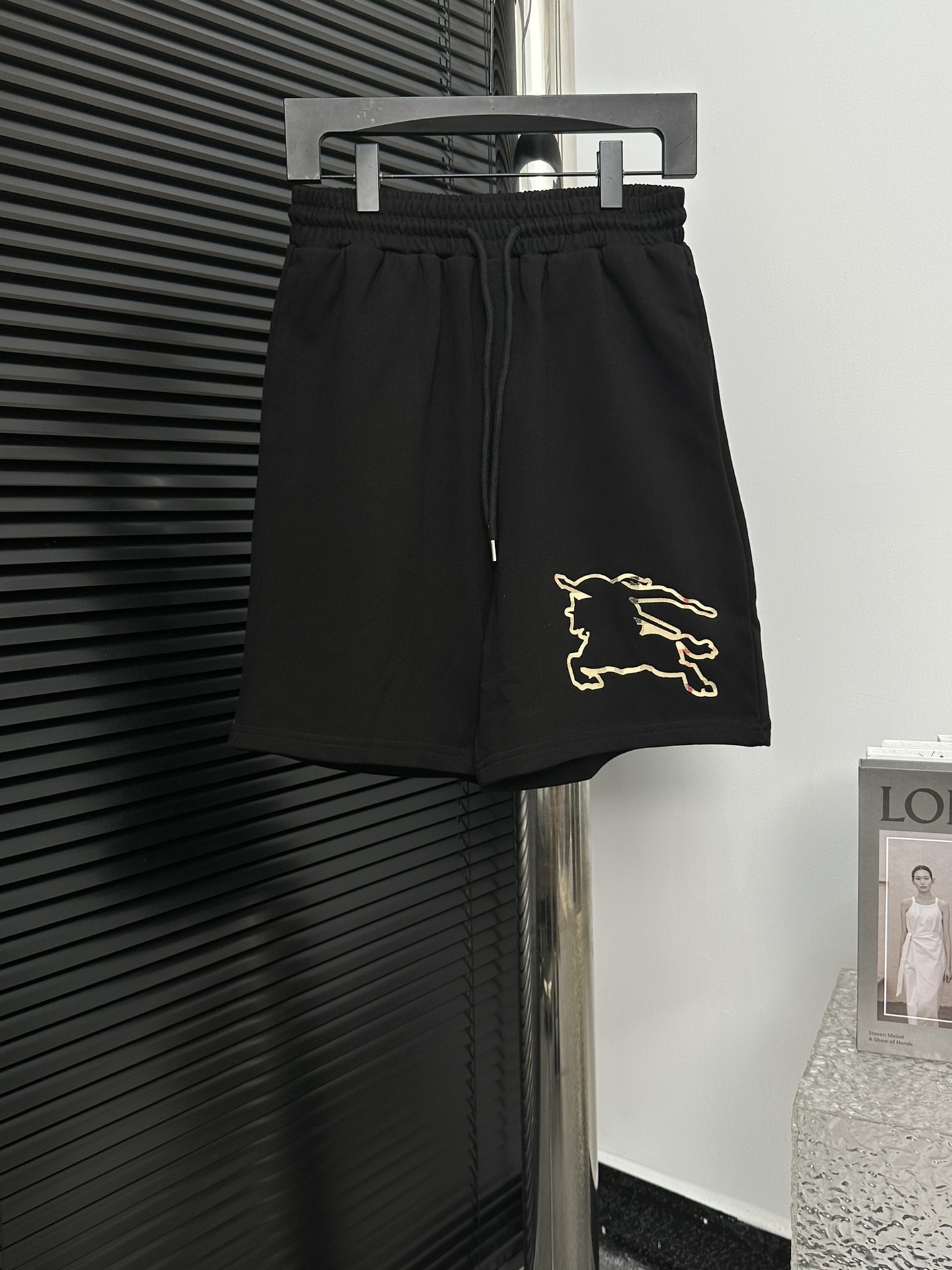 【BURBERRY】Pantalones cortos clásicos de caballo de guerra, etiqueta de caballo, mezcla de procesos originales, cordón i…