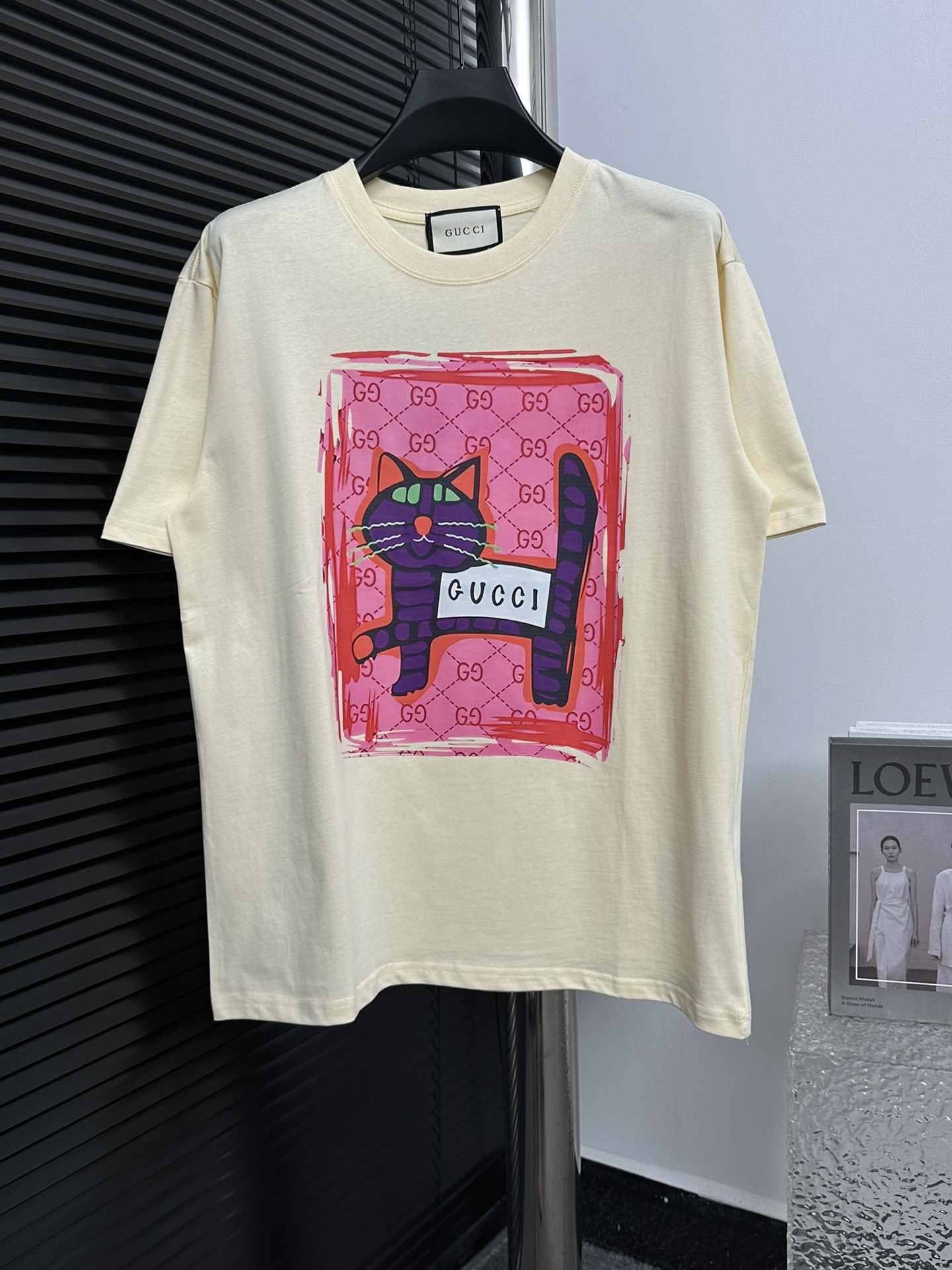 【Gucci】Gucci 24ss camiseta de cuello redondo con logo impreso, manga corta, camiseta de cuello redondo moderna, esta ca…