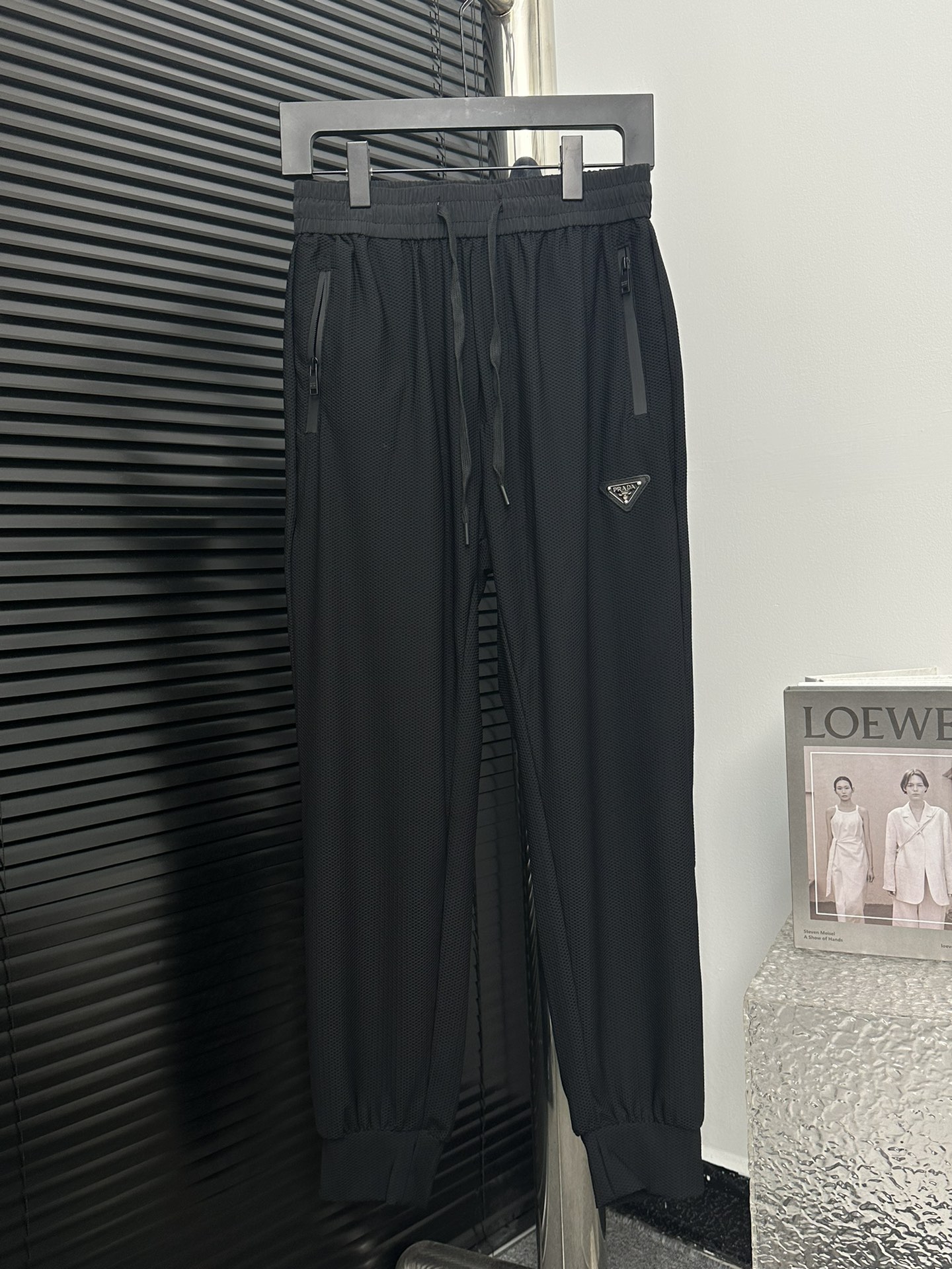 【prad】Prada 24 primavera/verano nuevo diseño de pantalones deportivos, con tela de secado rápido, ligera y elástica en …