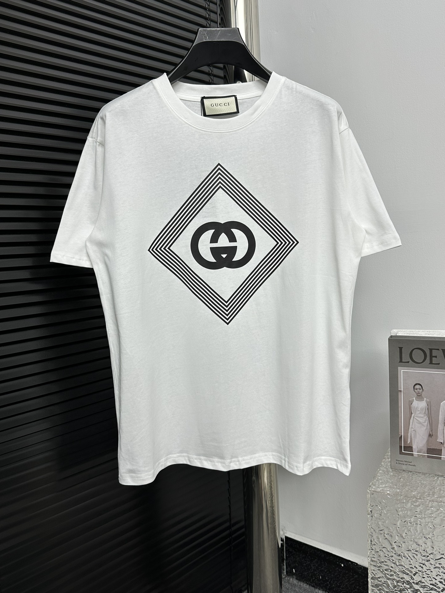 【Gucci】Gucci 24ss camiseta de cuello redondo con logo, manga corta, camiseta de cuello redondo moderna, esta camiseta t…