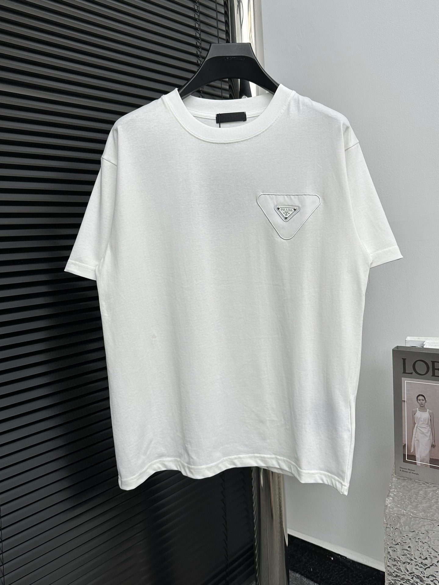 【Prada】Prada 2024 más nuevo 🔺 camiseta de algodón puro con bordado y estampado, 260g de algodón personalizado, tela su…