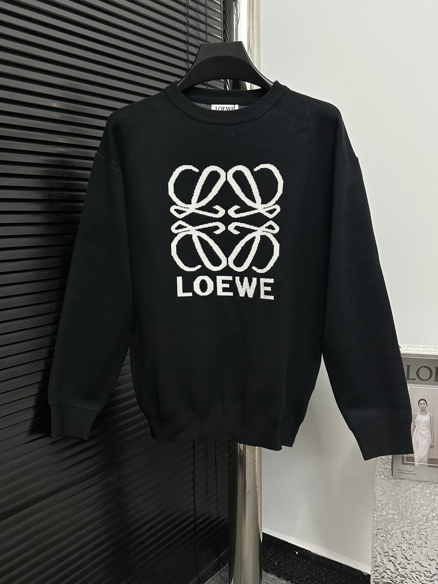 🅿️155 【Loewe】Suéter de cuello redondo con gran patrón de jacquard en el pecho, todo teñido a juego con hilo de algodón…