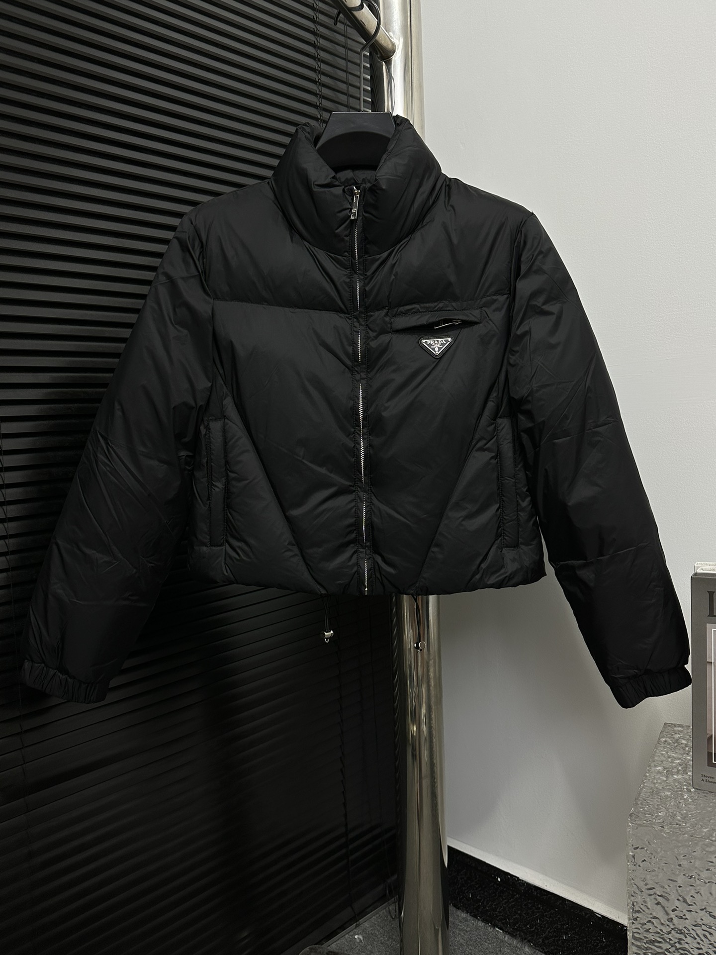 Versión alta [PRADA] Chaqueta de plumón de motocicleta con cuello alto de la serie de nailon reciclado de otoño e invie…