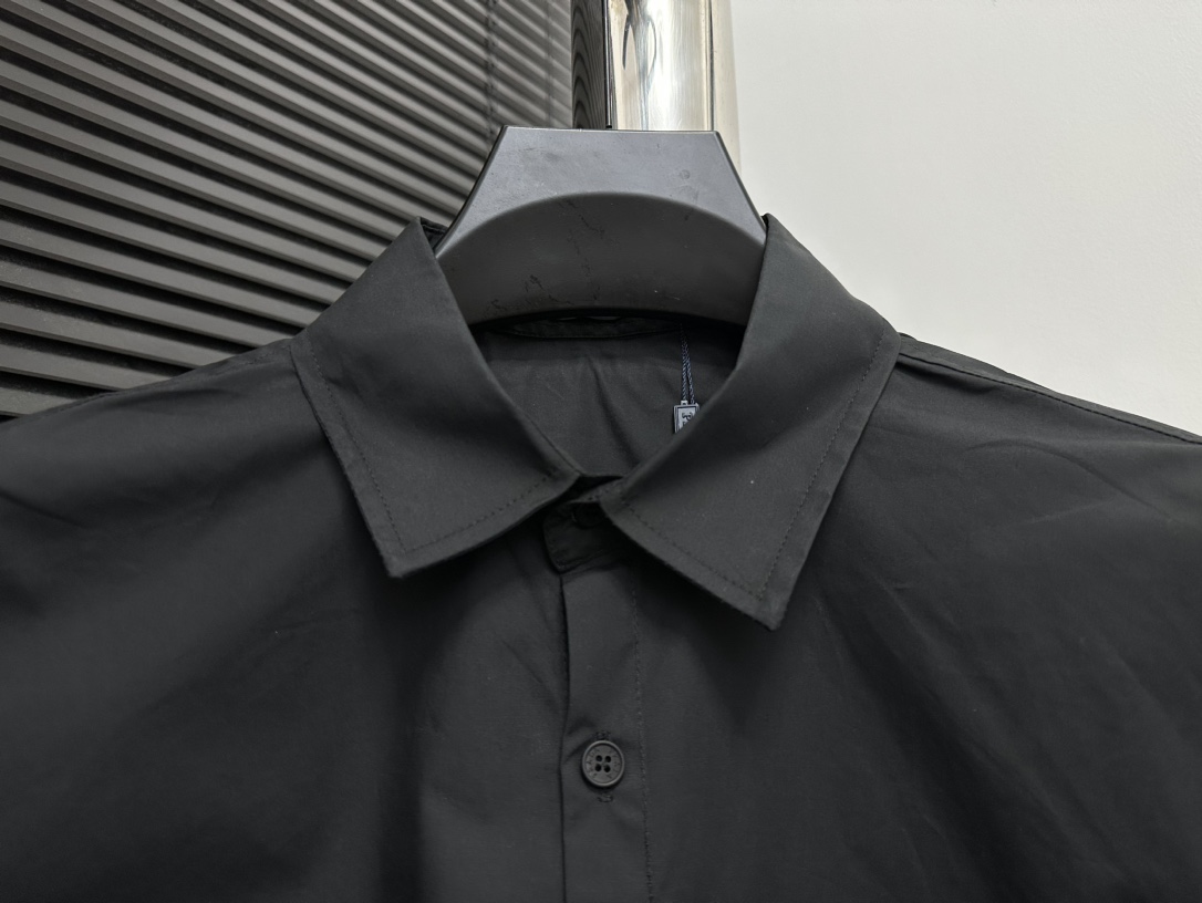Prada 24ss Triangle Pocket Silk Shirt with Custom Steel Labels - 图片 4