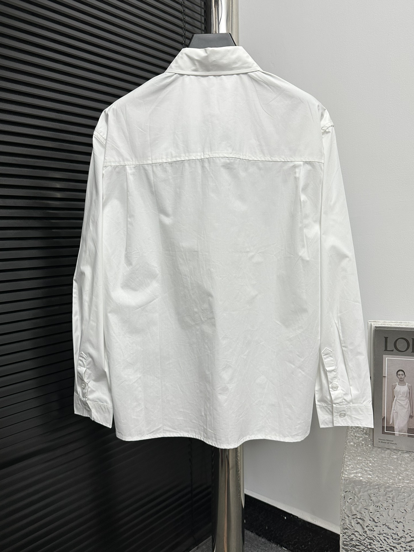 Prada 24ss Silk Triangle Pocket Shirt: High-Quality, Customized, Unisex, Black/White, S-XL - 图片 2