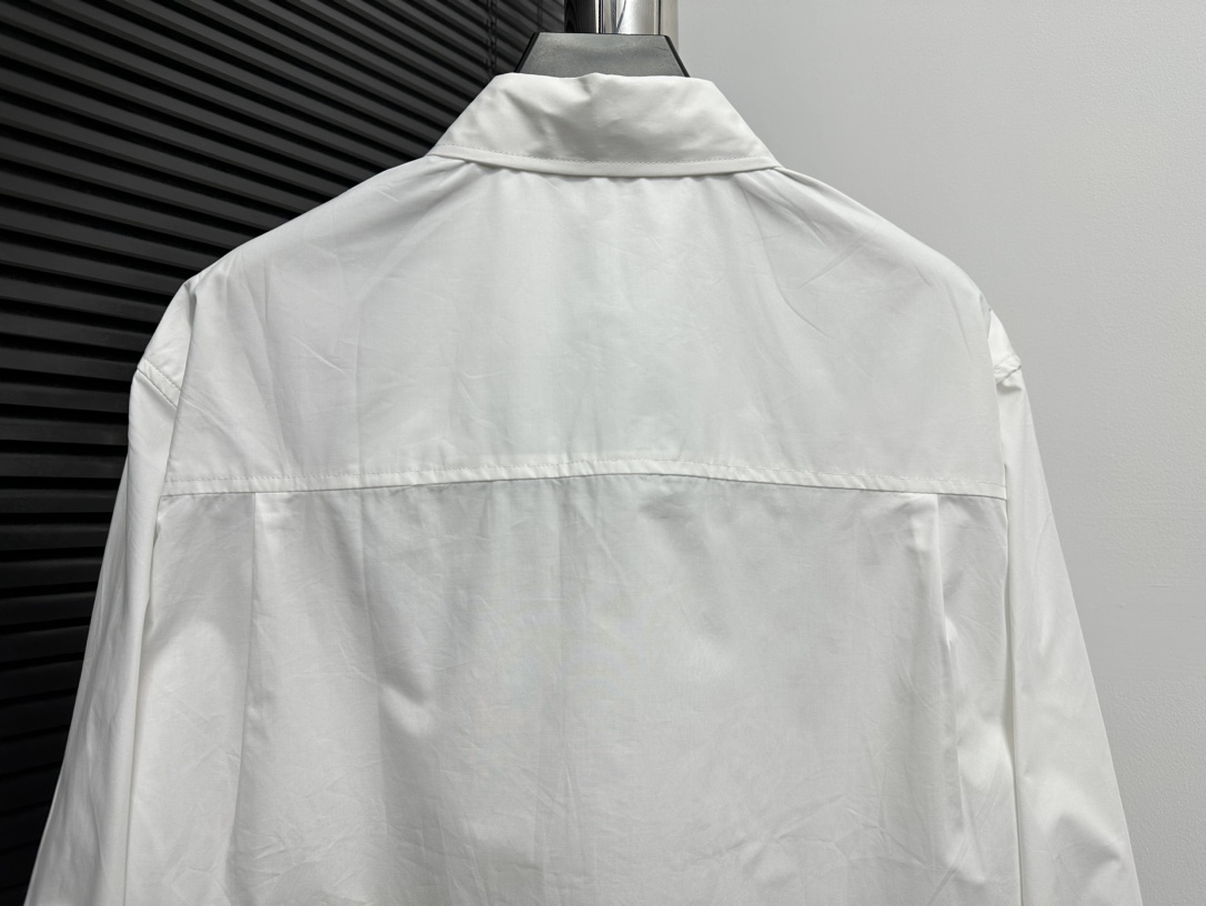 Prada 24ss Silk Triangle Pocket Shirt: High-Quality, Customized, Unisex, Black/White, S-XL - 图片 6