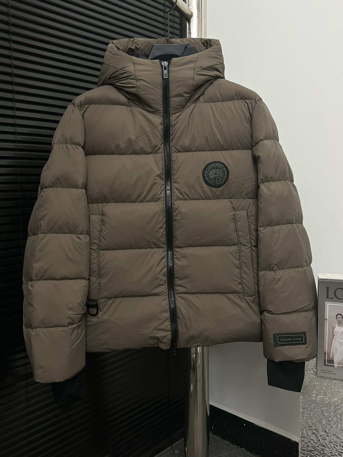 𝘾𝘼𝙉𝘼𝘿𝘼 𝙂𝙊𝙊𝙎𝙀Canada Goose Ouyang Nana ¡Chaqueta de plumas con capucha del mismo estilo de segunda generación …