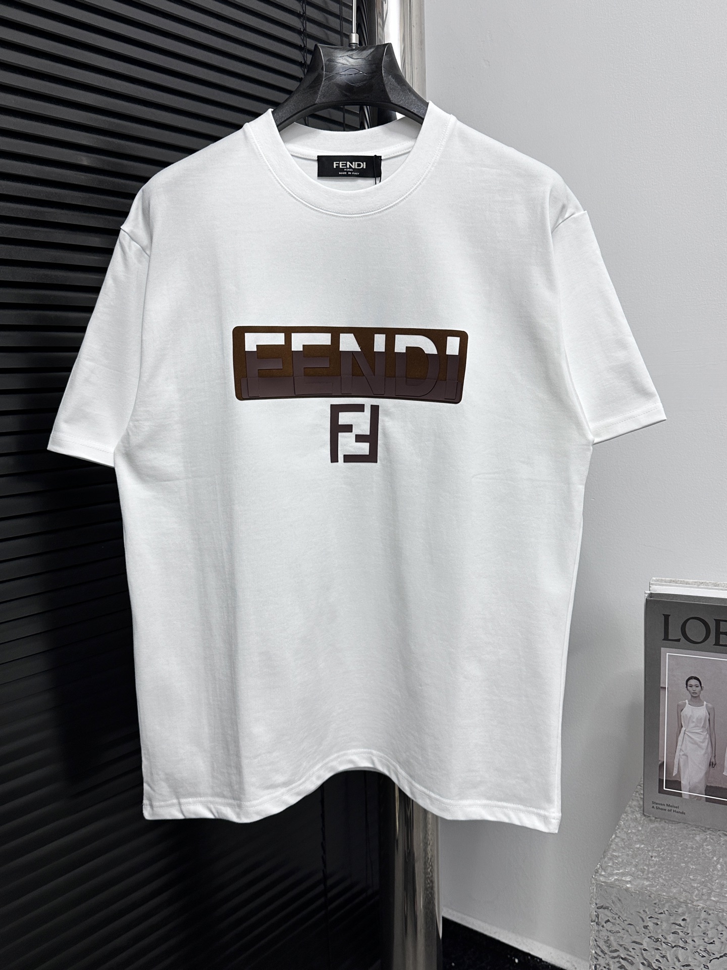 【FEND*】Camiseta de cuello redondo 25ss con estampado en relieve, algodón doble 300g, nuevo modelo exclusivo para hombre…