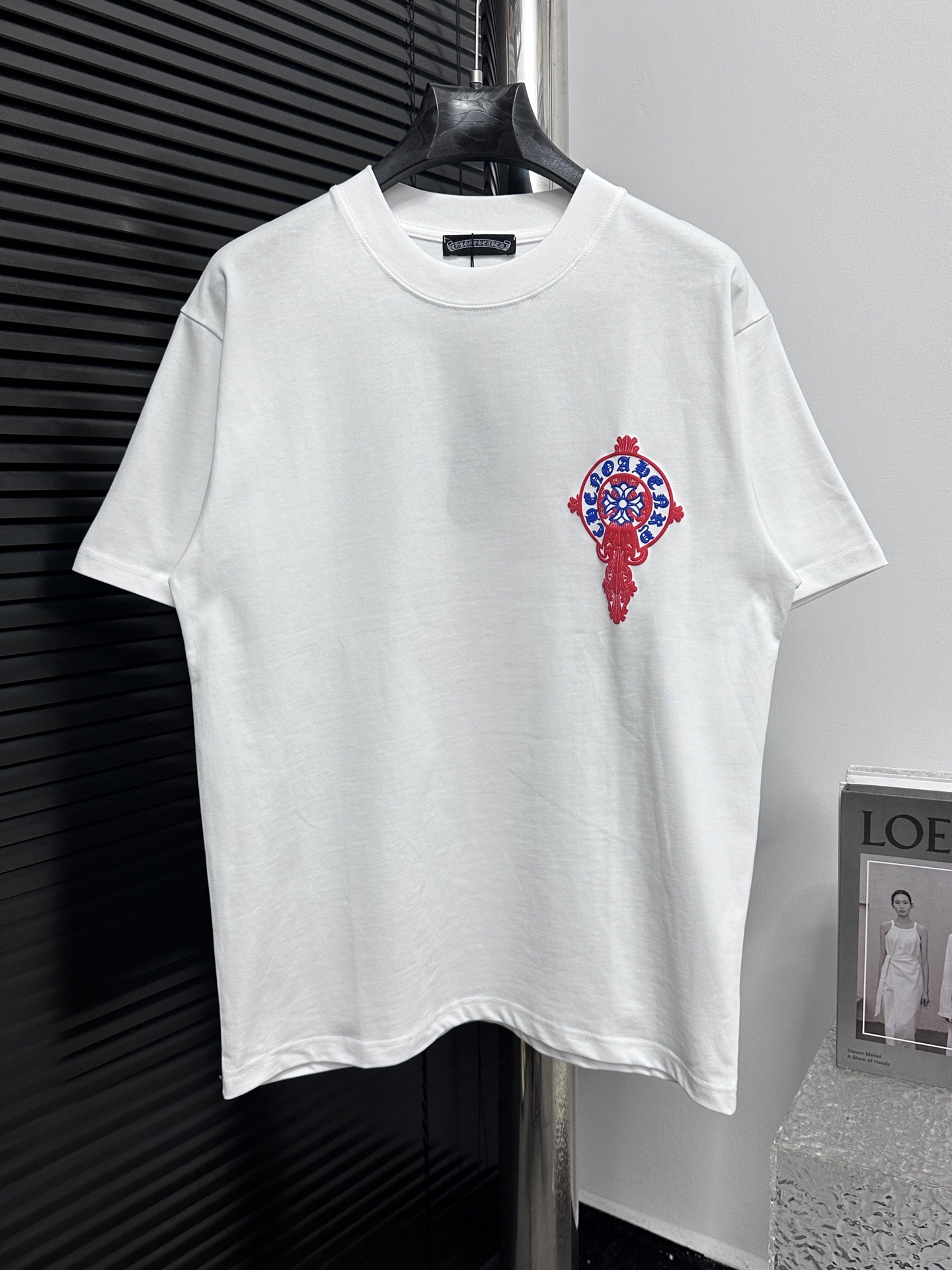 P85 【Chrome heart*】克罗心25ss早春新款十字架发泡短袖T恤 ·280克100%纯棉双纱汗布面料 ·同缸定染特种加粗32支双股1x1螺纹 ·双针车线跨缝工艺 ·原版主唛水洗吊牌 颜色: 黑色 白色 尺码：S-XL