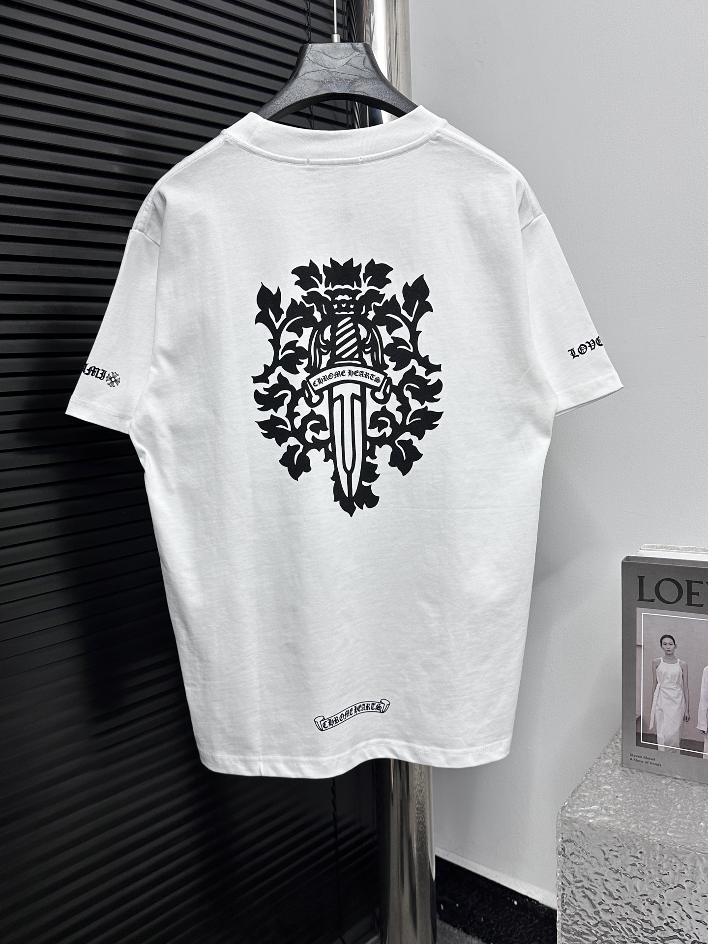 P80 【Chrome heart*】克罗心25ss早春新款短袖T恤 ·280克100%纯棉双纱汗布面料 ·同缸定染特种加粗32支双股1x1螺纹 ·双针车线跨缝工艺 ·原版主唛水洗吊牌 颜色: 黑色 白色 尺码：S-XL