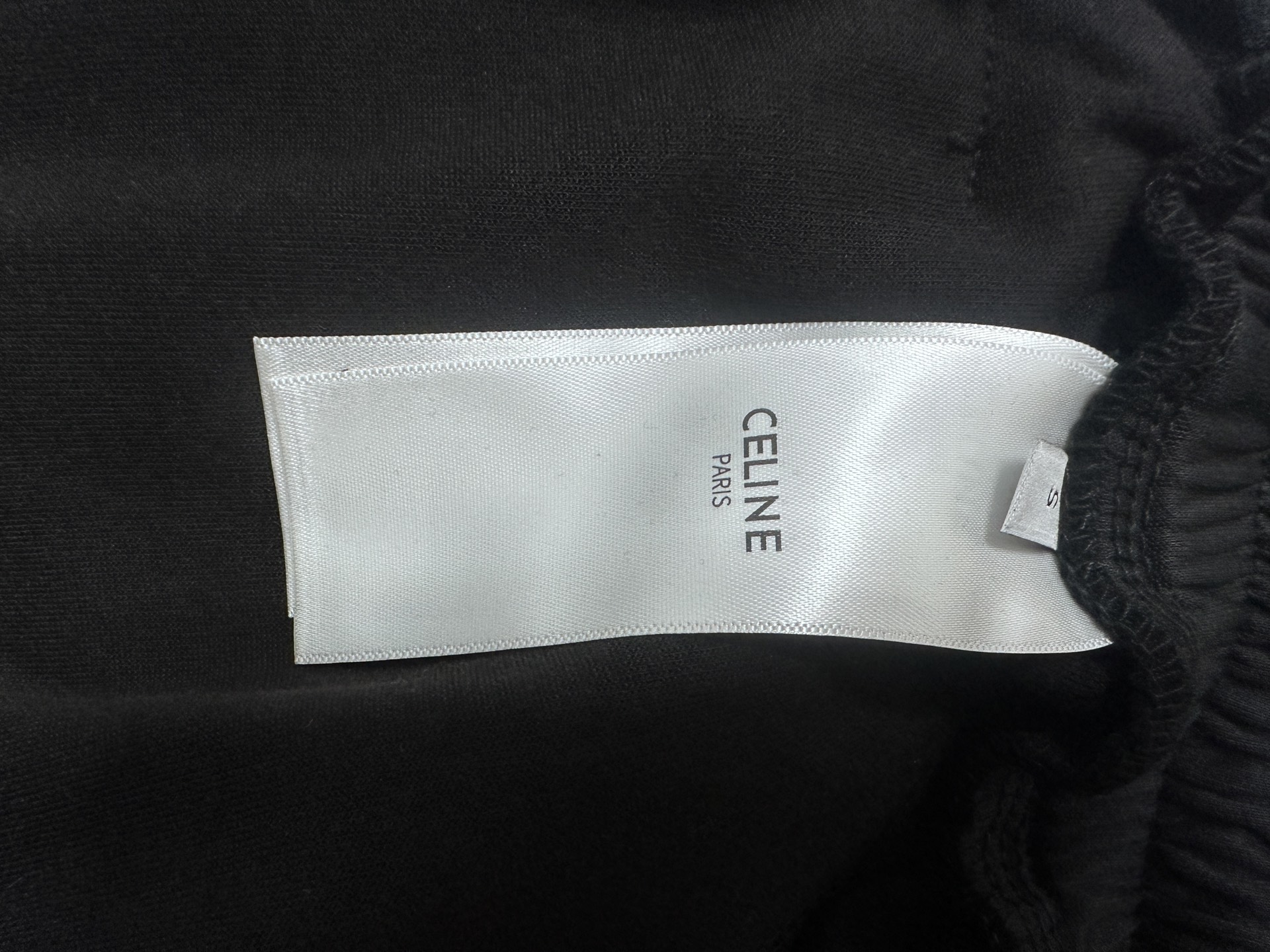 P130
【Celine】赛琳双排扣简约 小字母休闲短裤
五分裤、高品质纯棉 面料、特别手感、超级质感 舒适柔软透气 休闲宽松版型 潮流男女同款 短裤
码数： XS-L